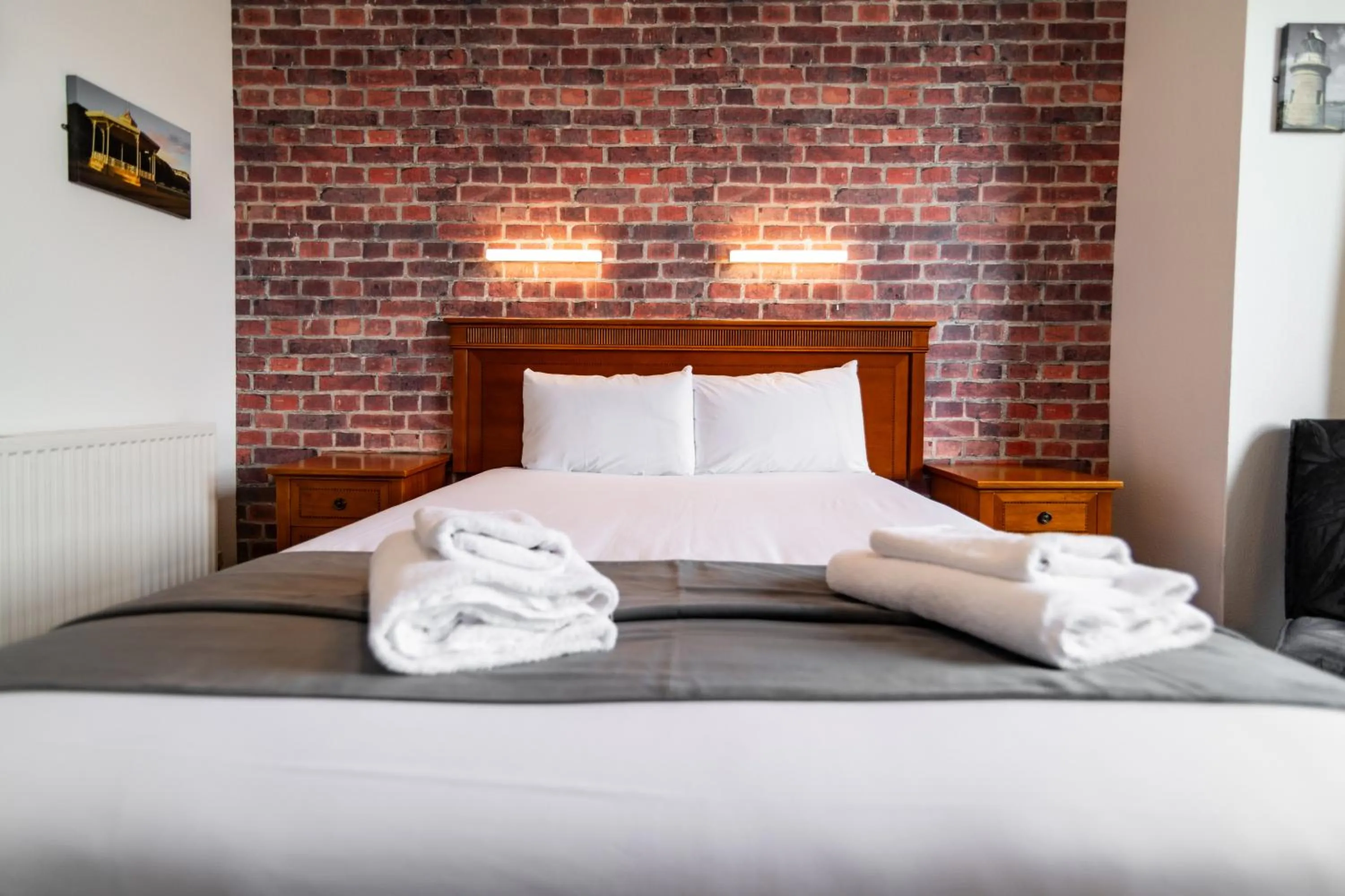 Bed in The Southcliff Hotel