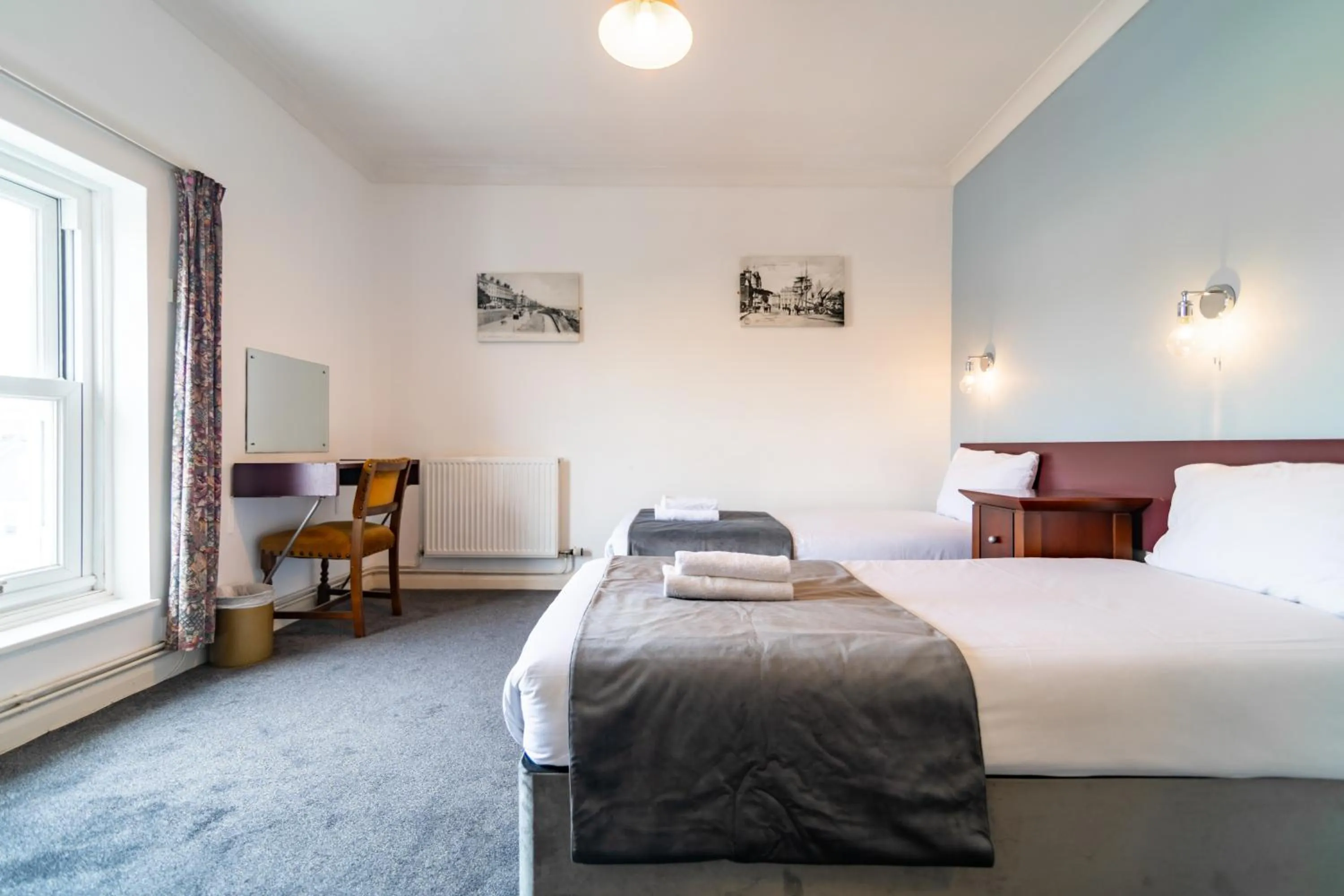 Bedroom, Bed in The Southcliff Hotel