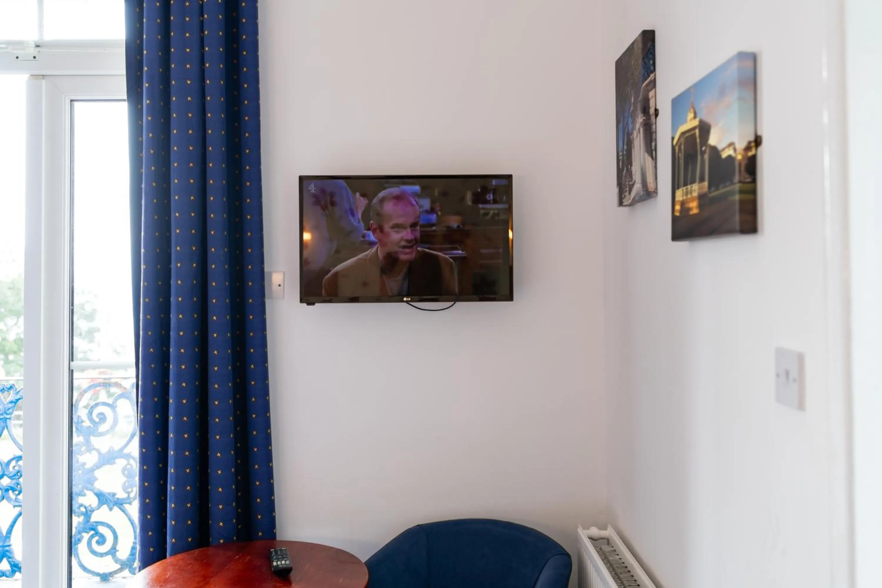 TV and multimedia in The Southcliff Hotel