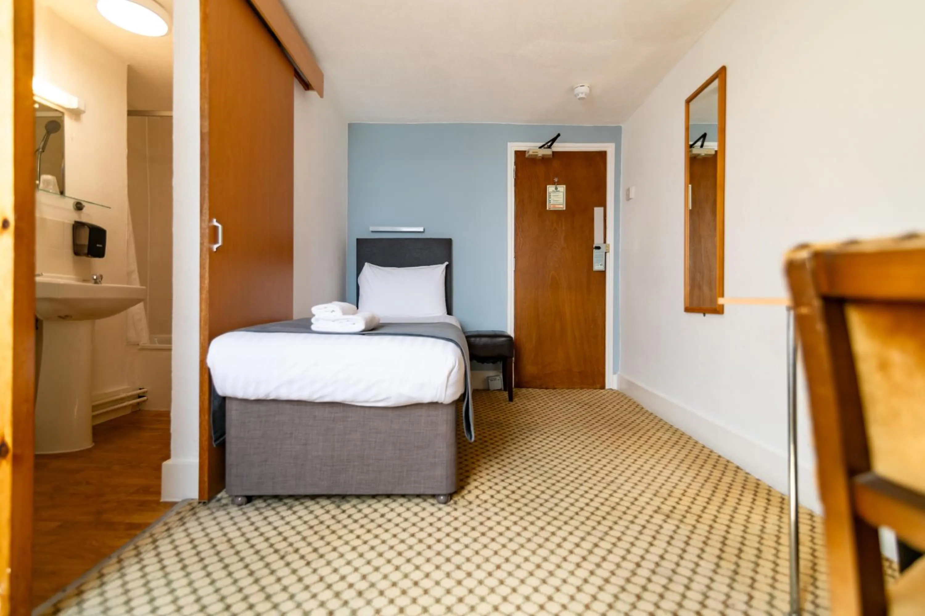 Bed in The Southcliff Hotel