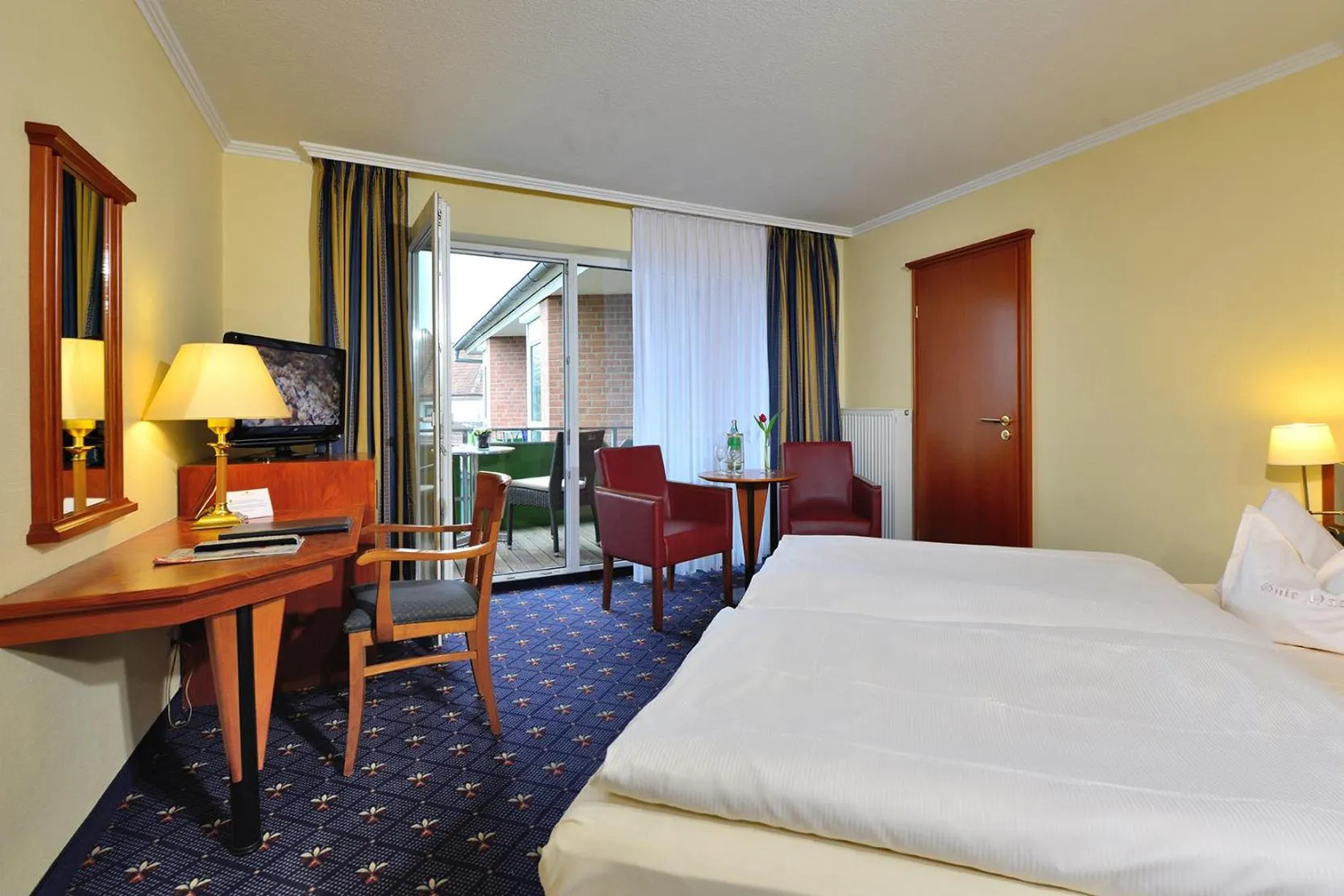 Photo of the whole room, Bed in Kurhotel Drei Birken