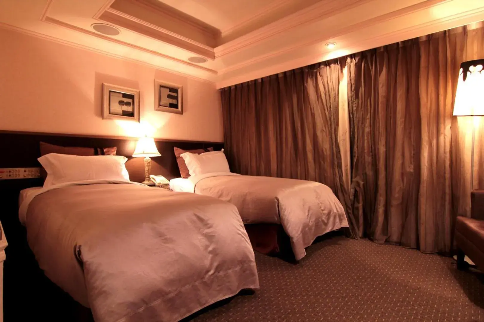 Bed in The Moon Hotel Bed in The Moon Hotel