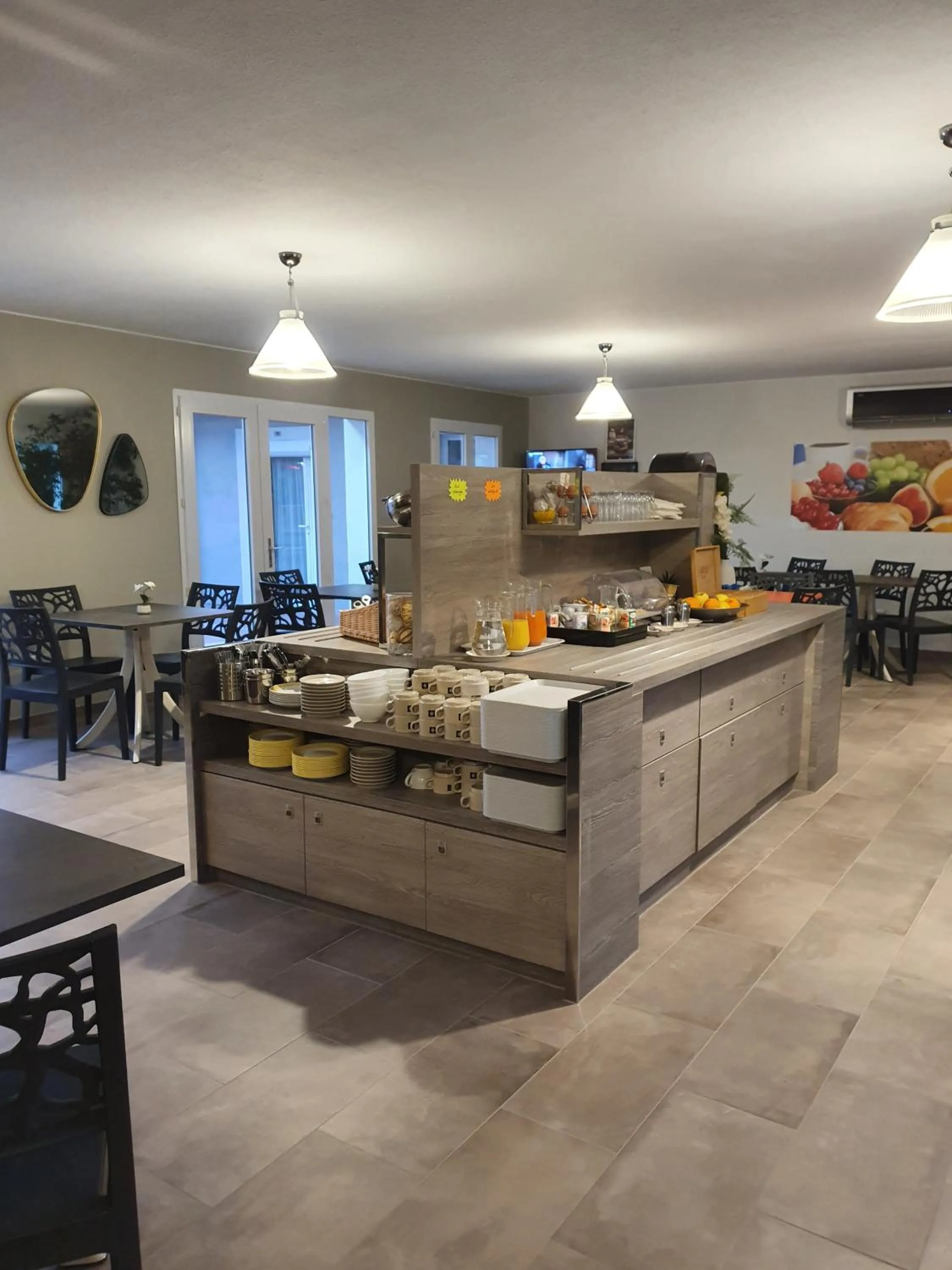 Buffet breakfast in Hôtel Saint Louis