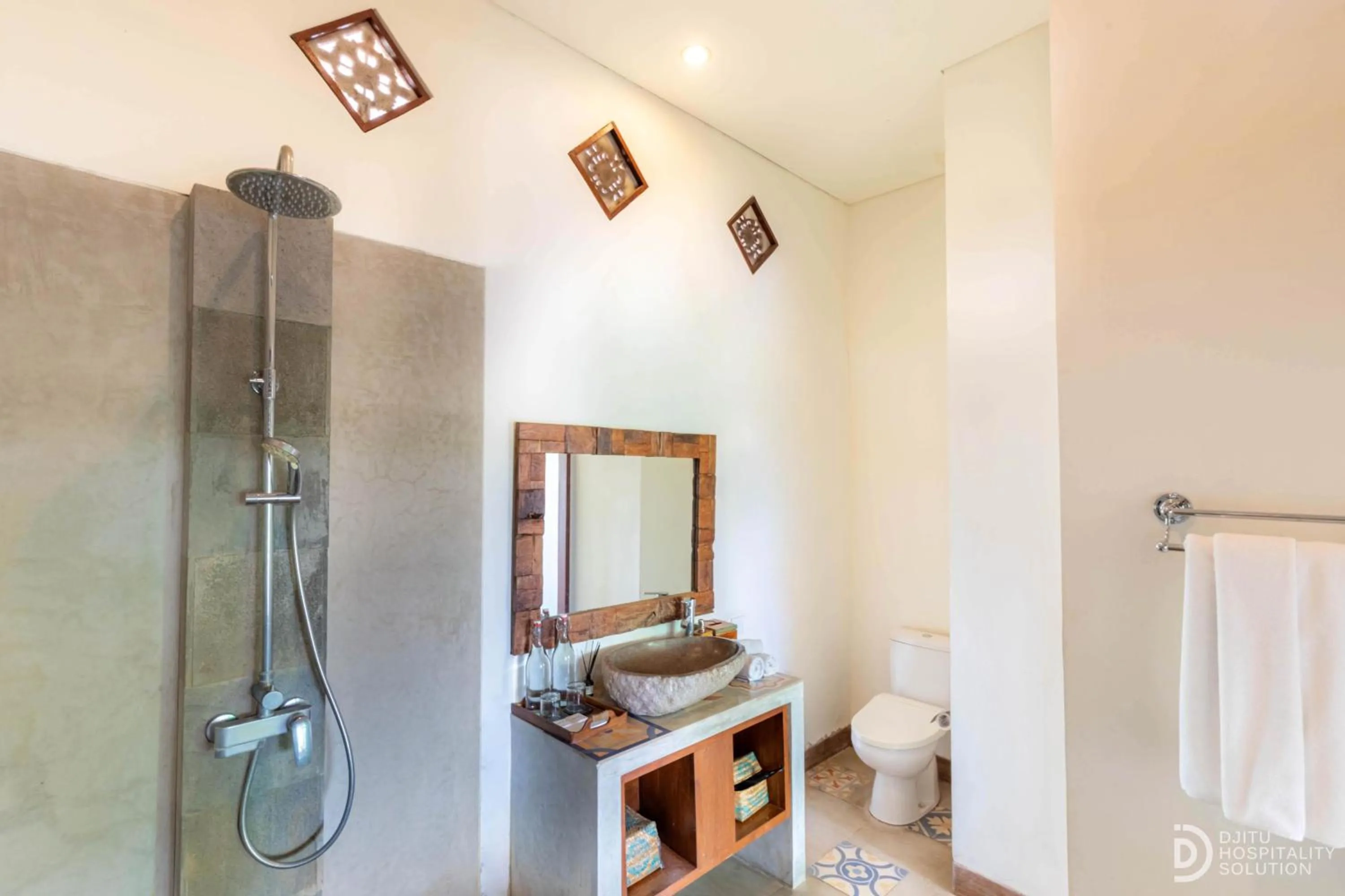 Shower in Green Sala Villa