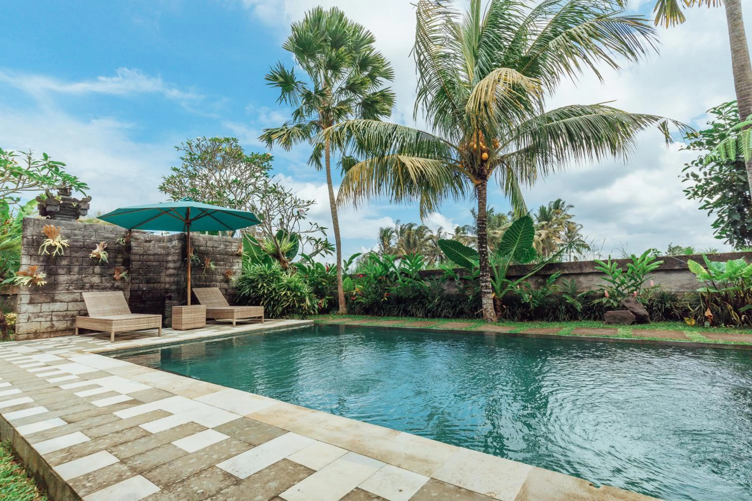 Day in Green Sala Villa