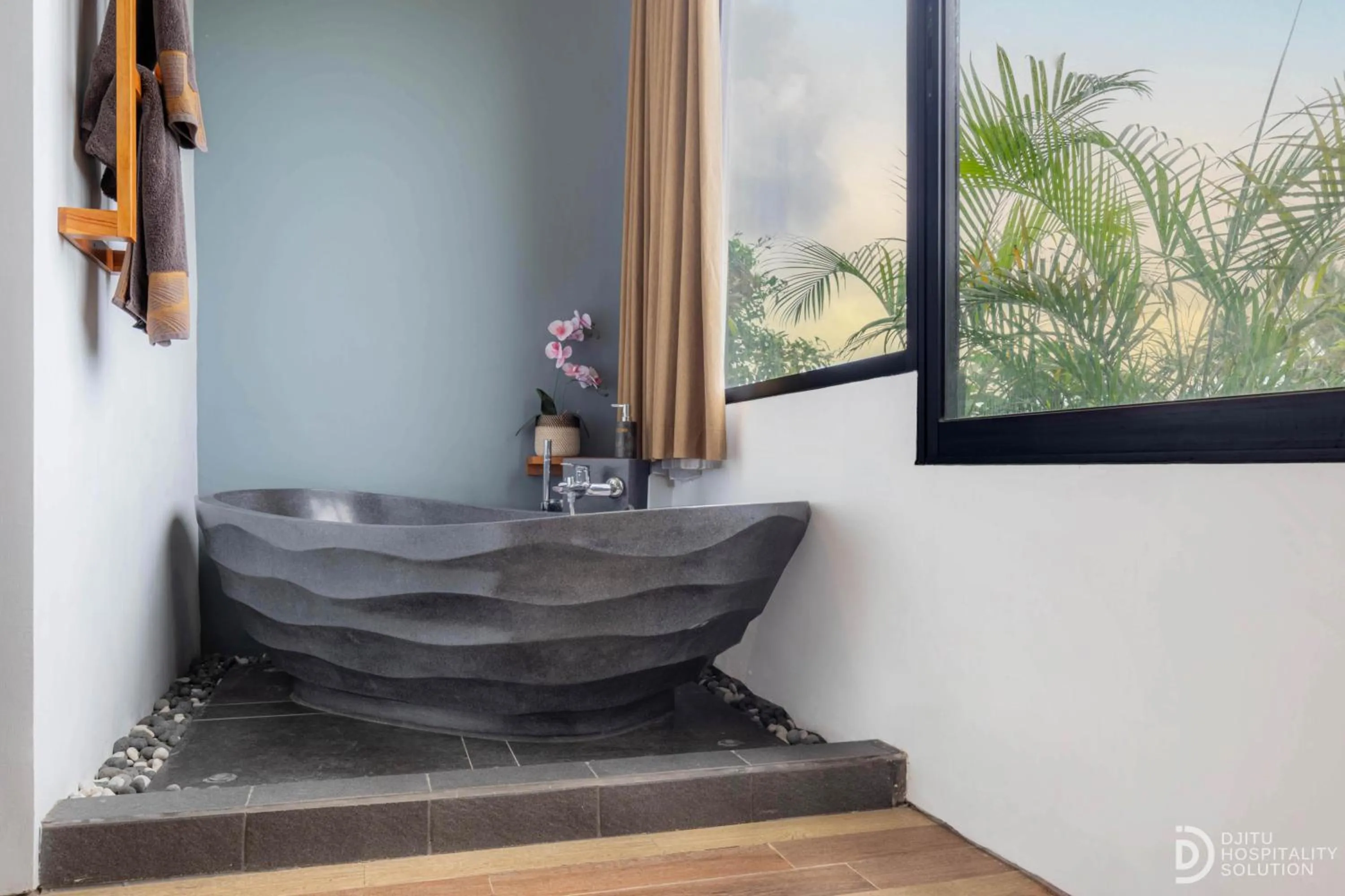 Bath in Green Sala Villa