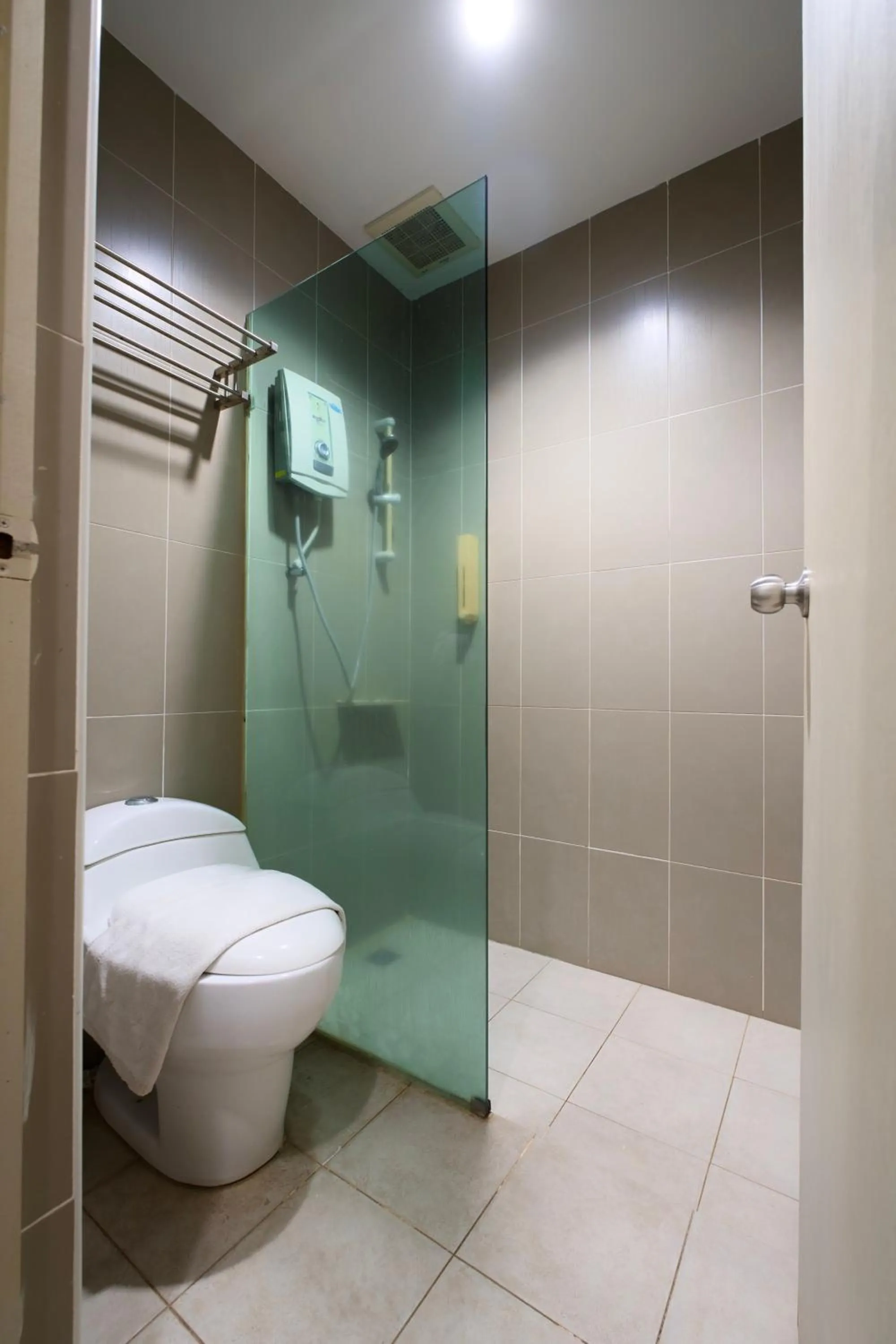 Shower in T Hotel Kuala Perlis