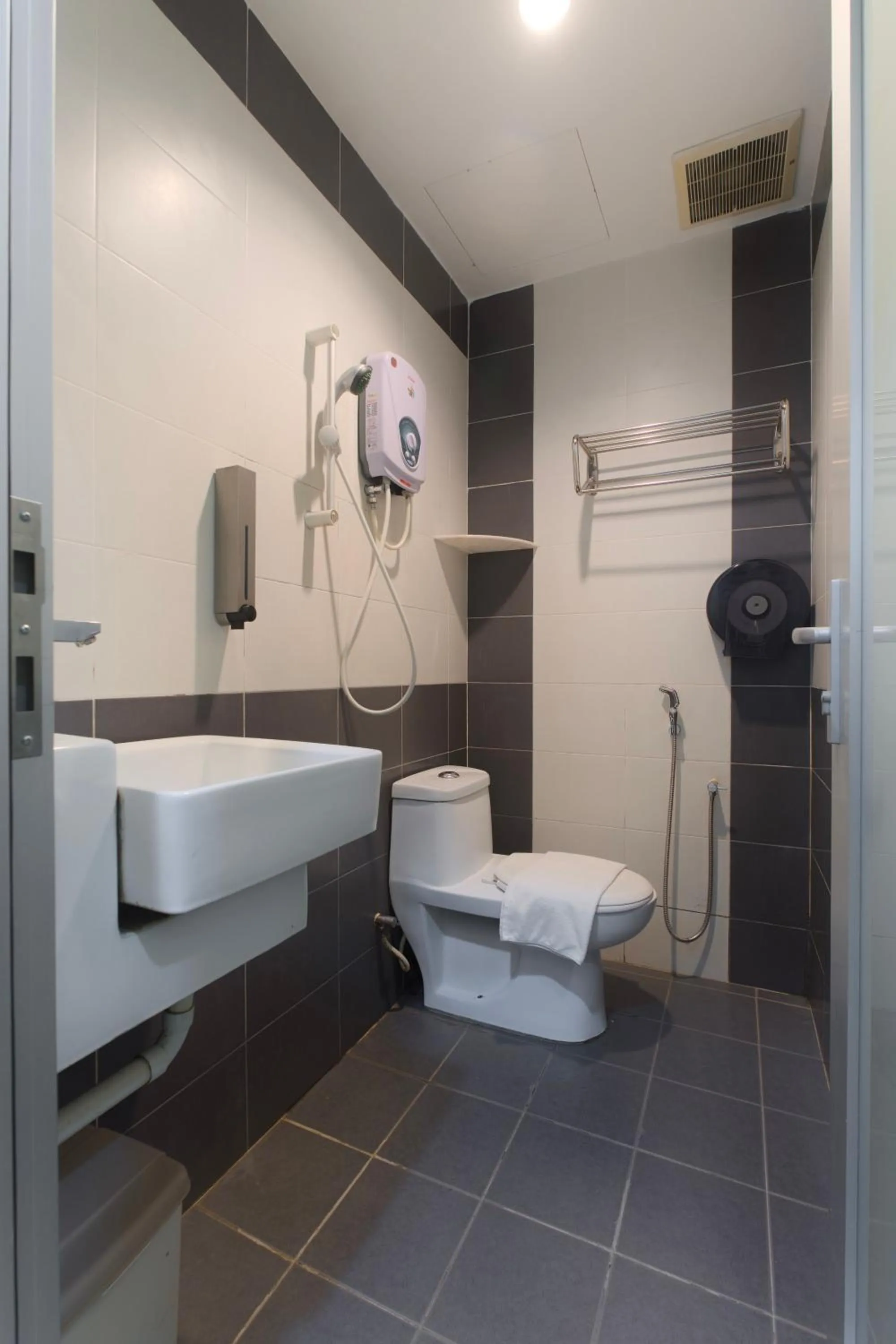 Toilet in T Hotel Changlun