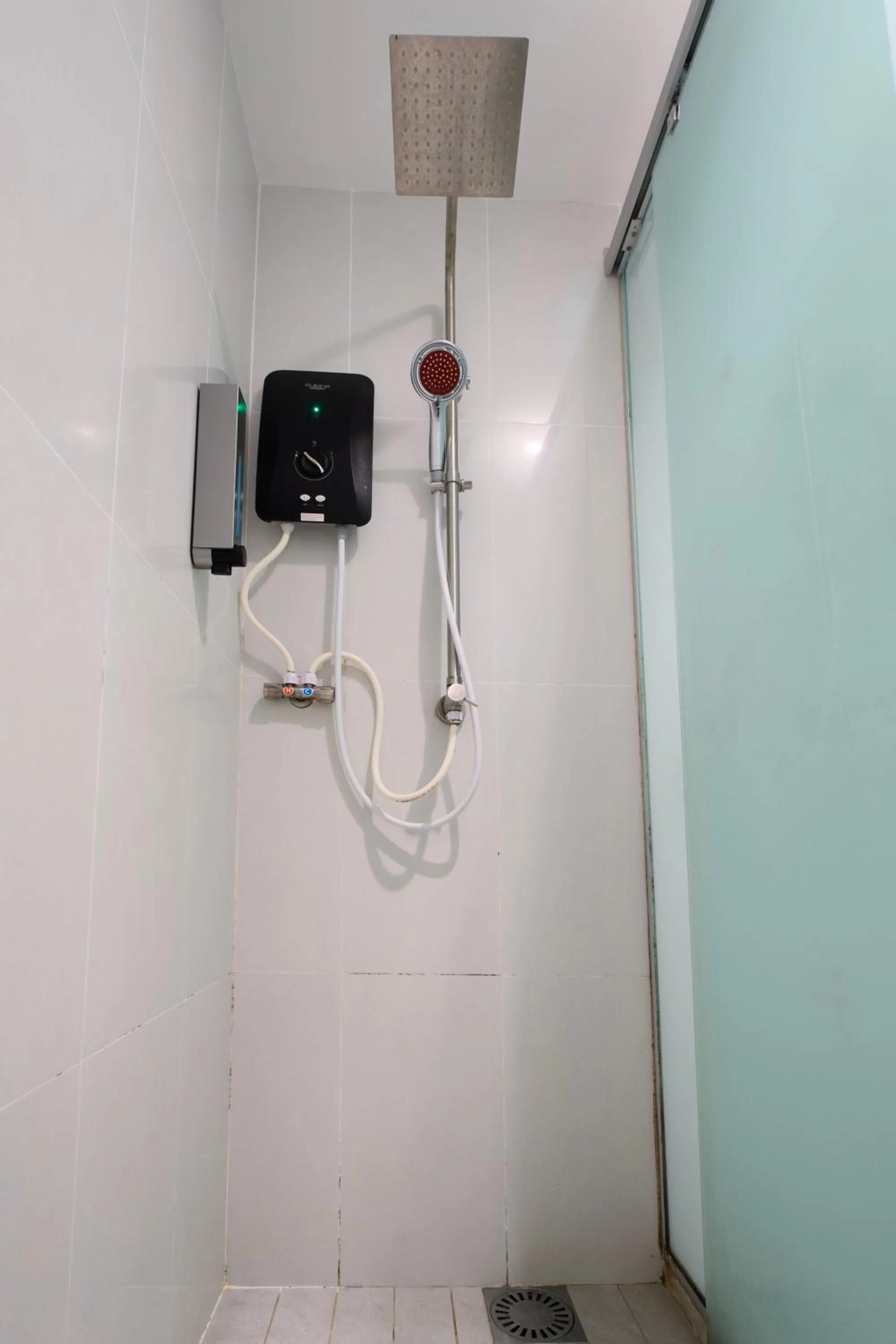 Shower in T Hotel Tandop