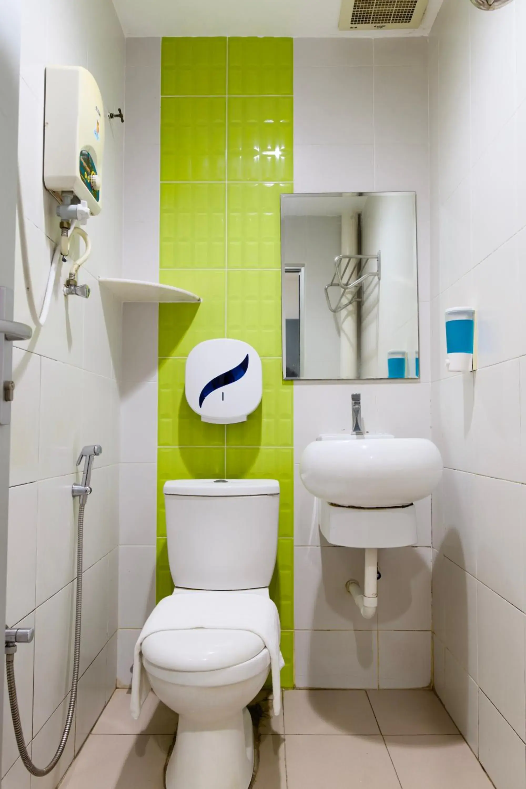 Shower in T Hotel Tandop Shower in T Hotel Tandop