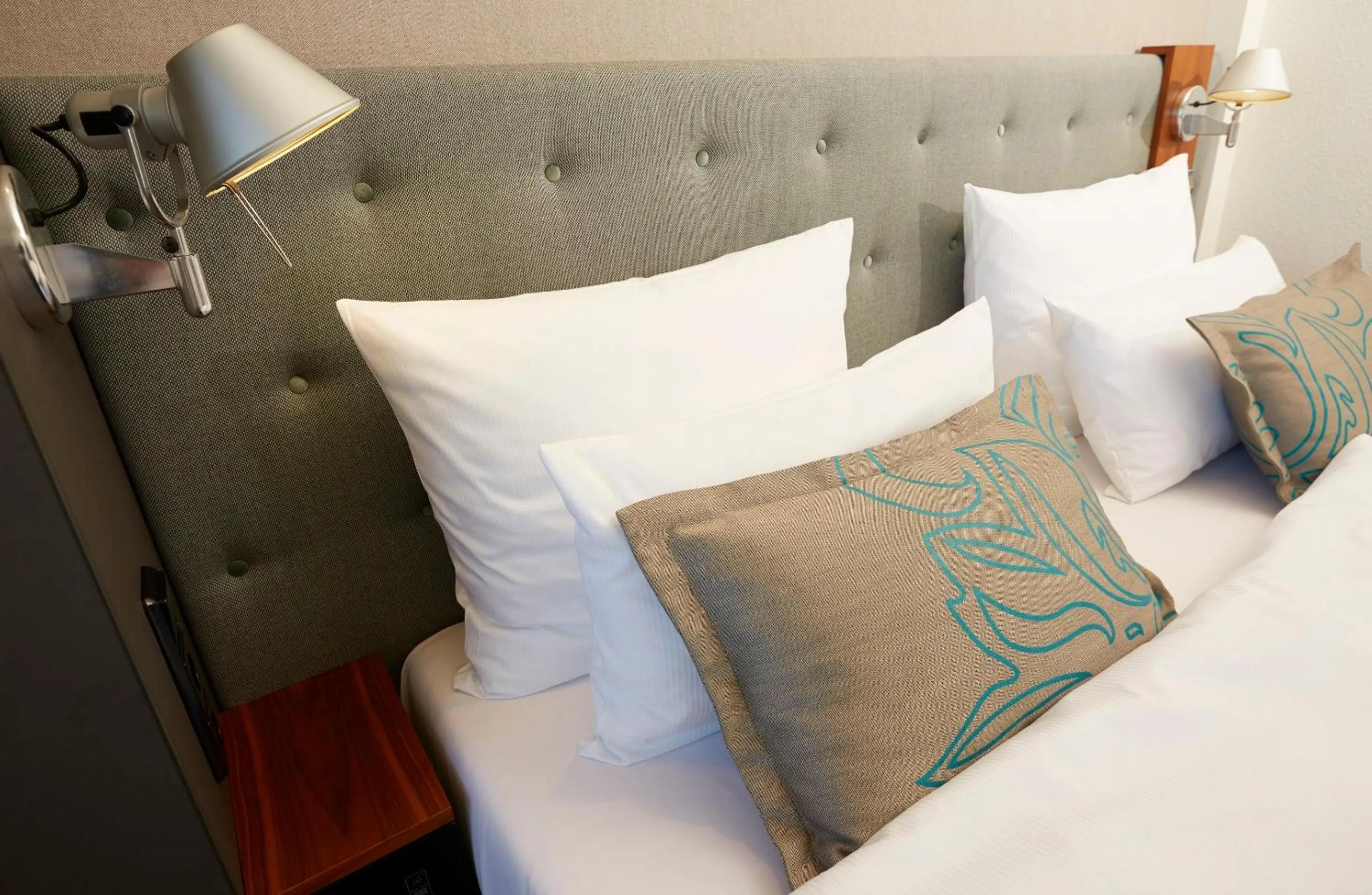 Photo of the whole room, Bed in Motel One Essen