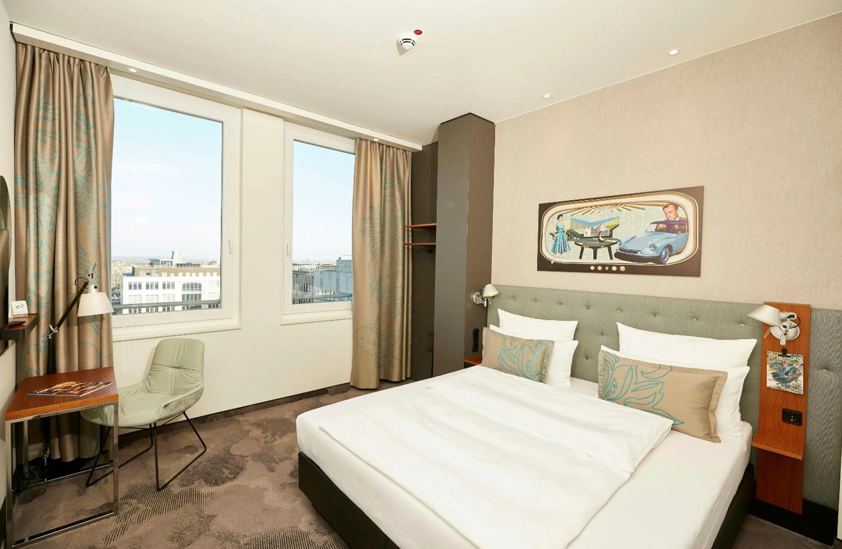 Photo of the whole room, Bed in Motel One Essen