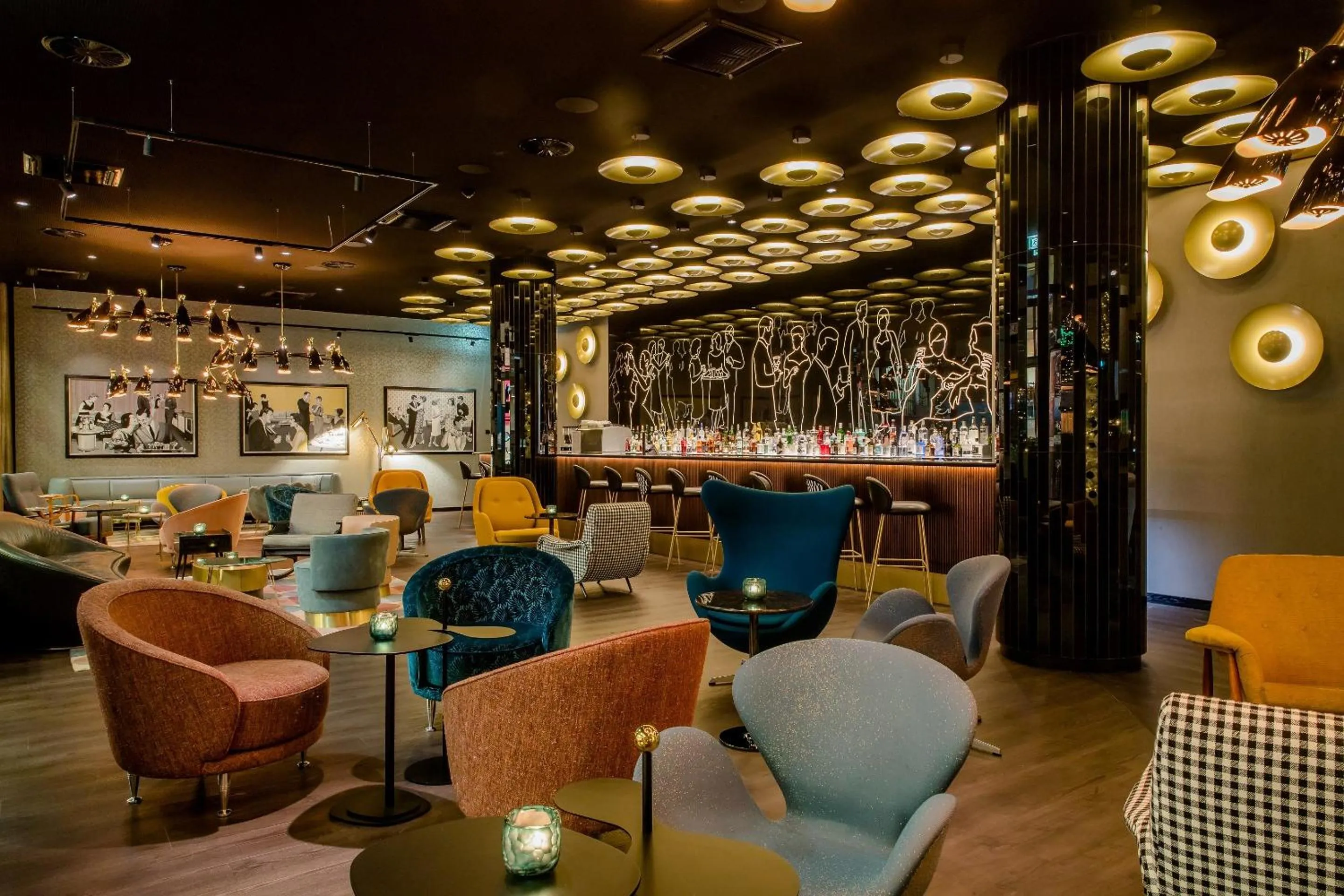 Lounge or bar in Motel One Essen