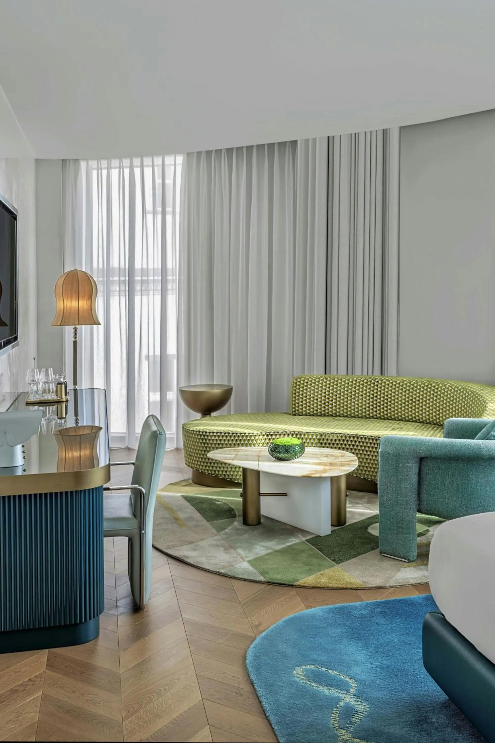 Photo of the whole room in W Prague