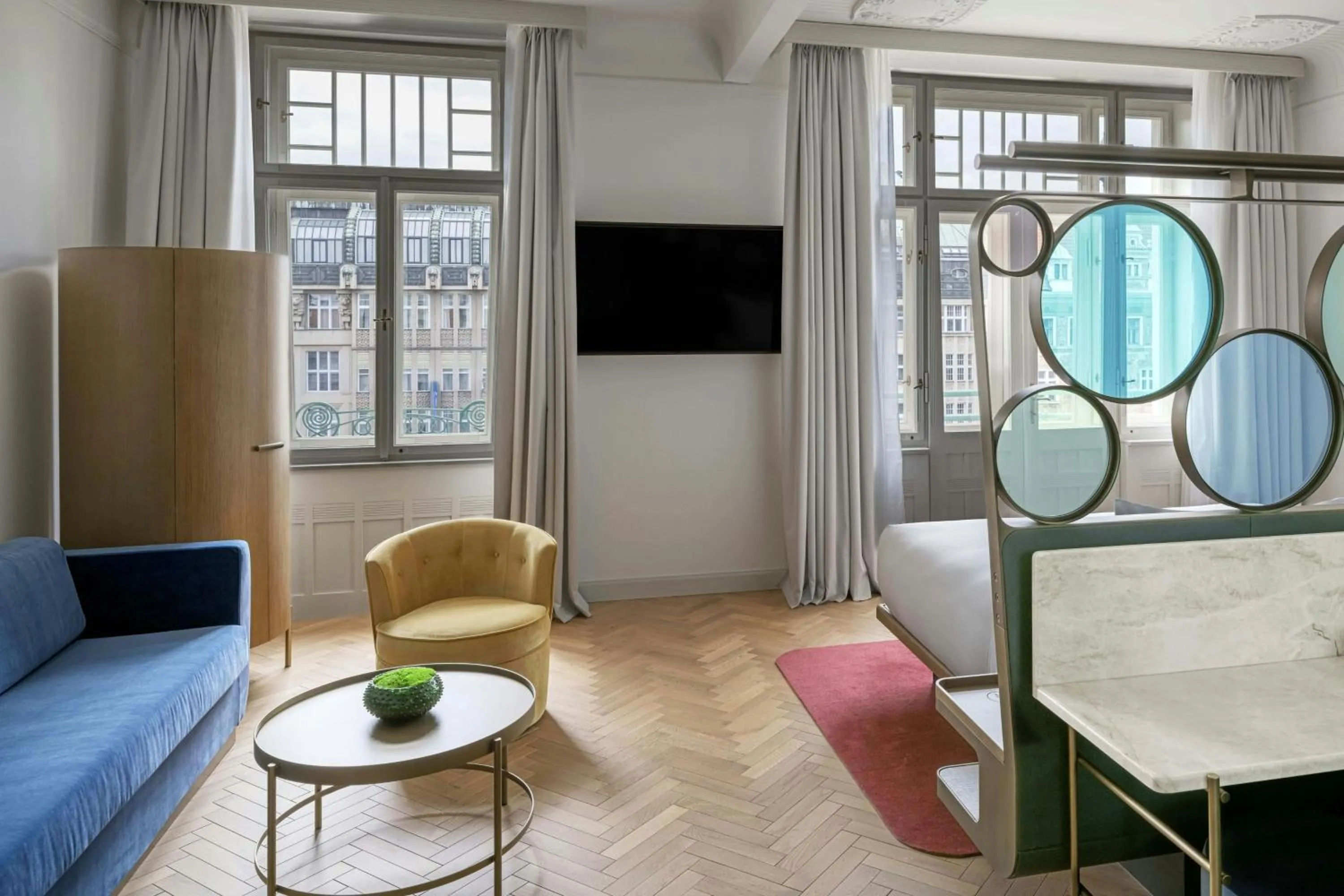 Photo of the whole room in W Prague