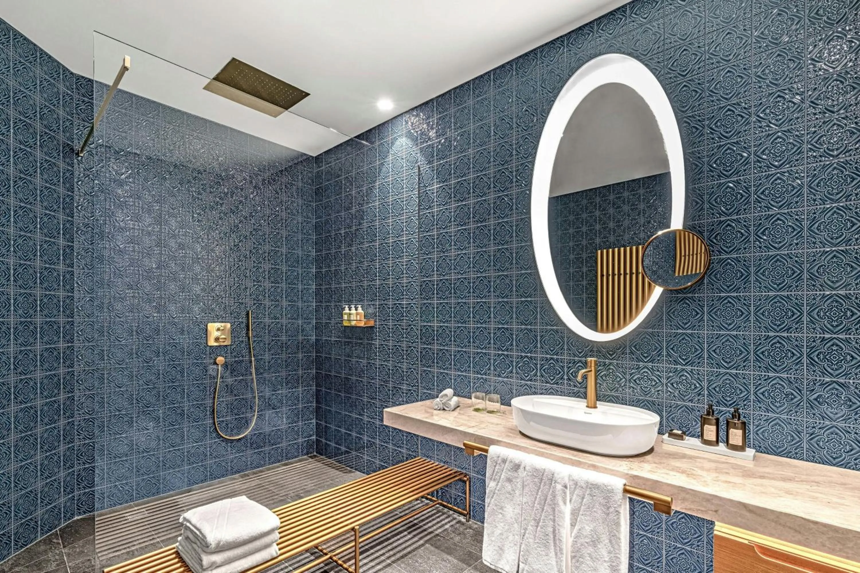 Photo of the whole room in W Prague