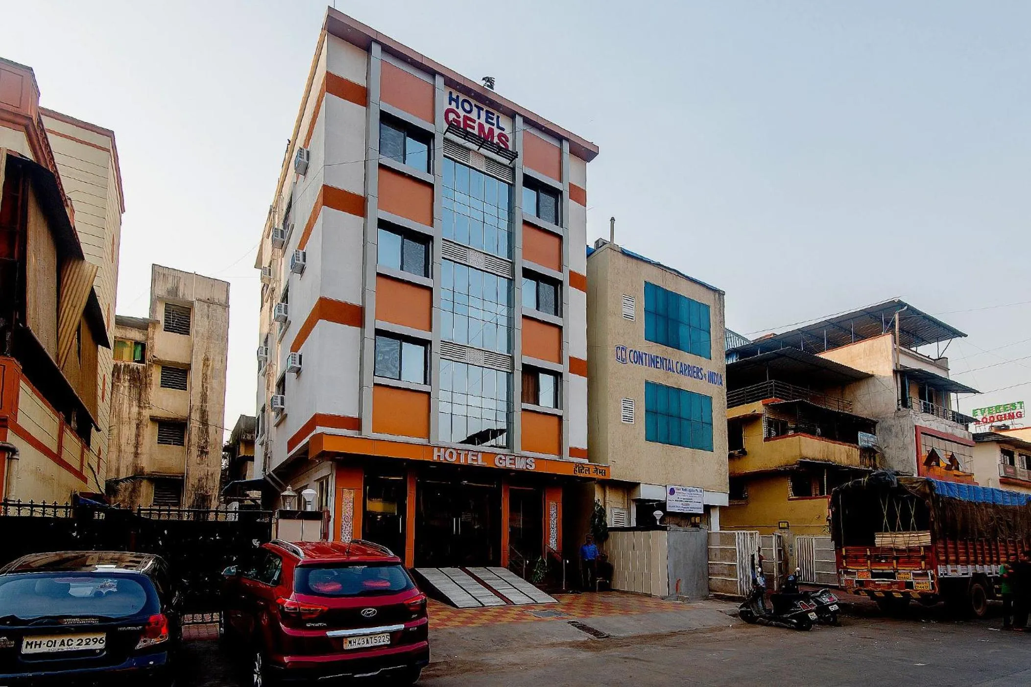 Facade/entrance in Hotel O Gems