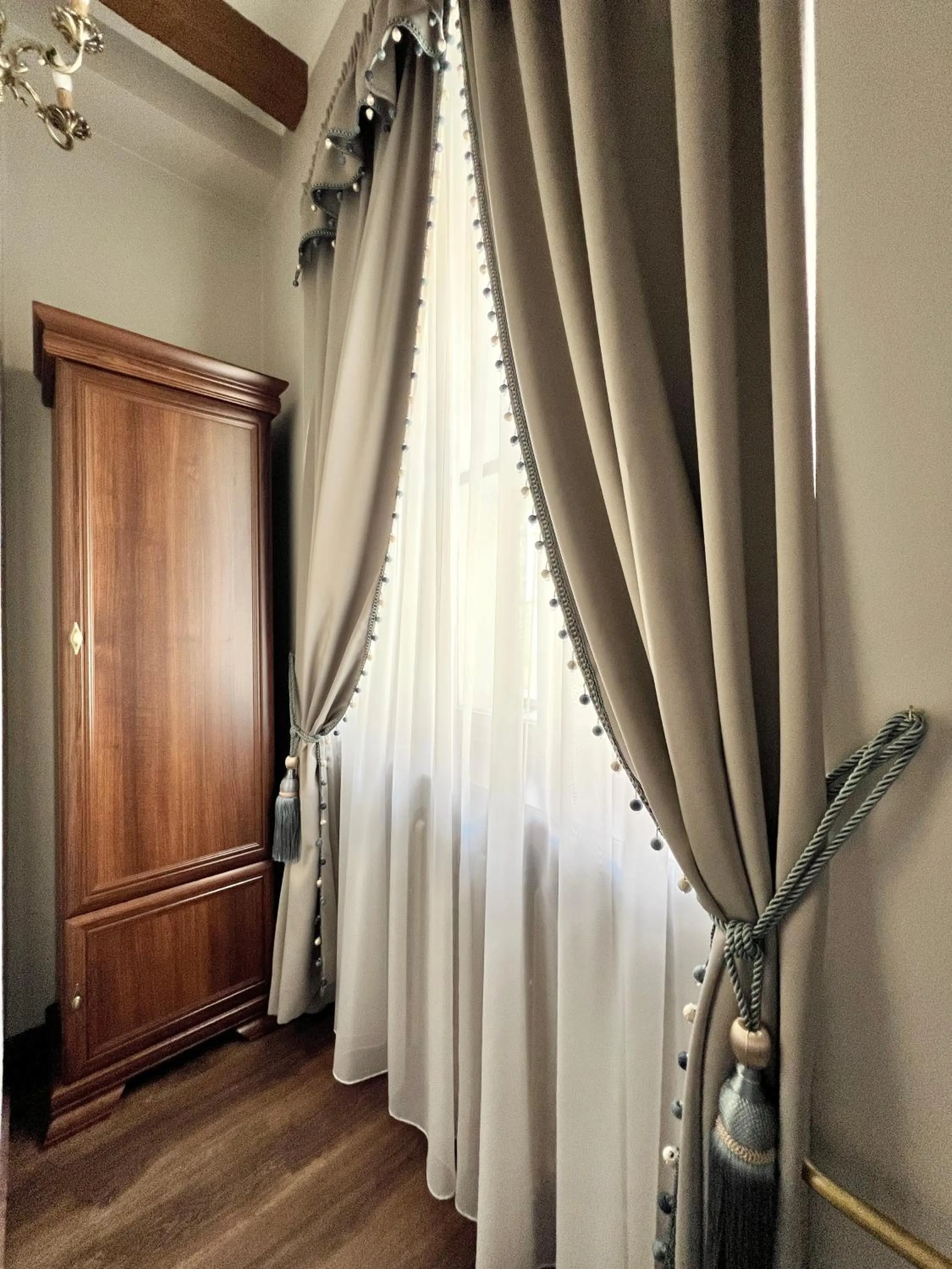 wardrobe in Prague Golden Age