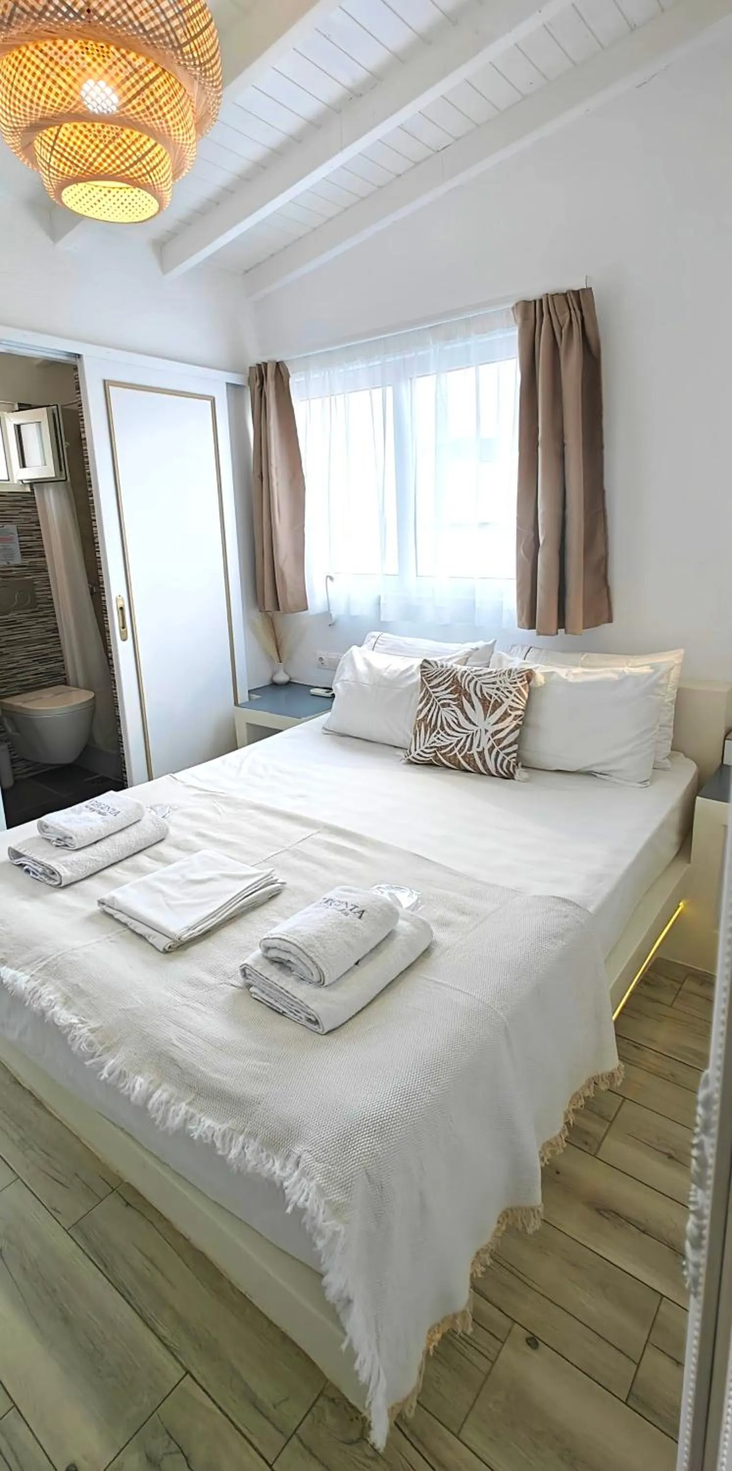 Tinos Heritage Plateia