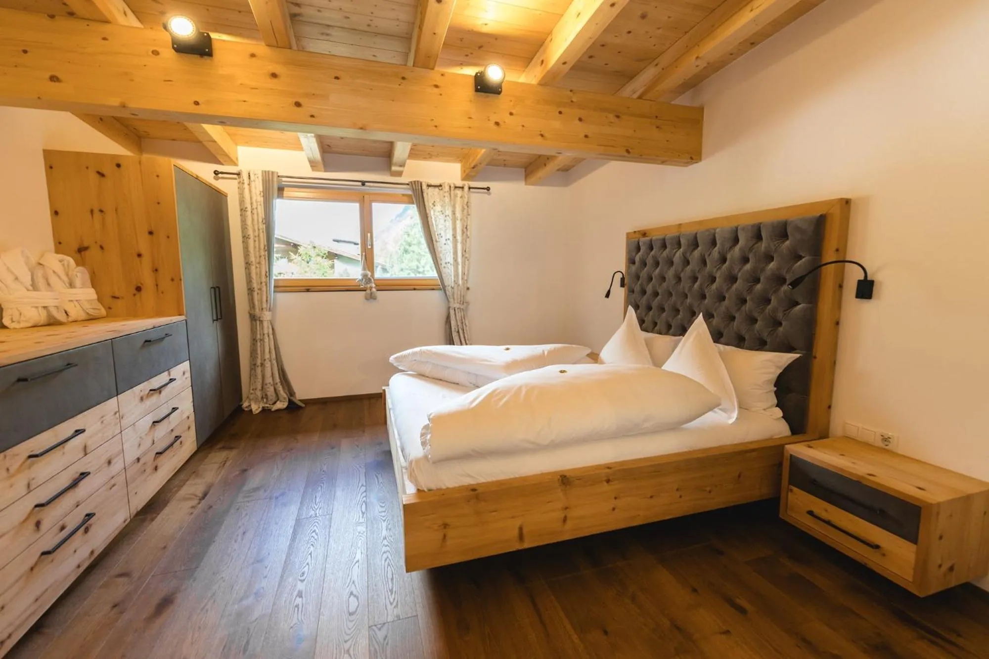 Photo of the whole room, Bed in Hotel Macun, Vent im Ötztal