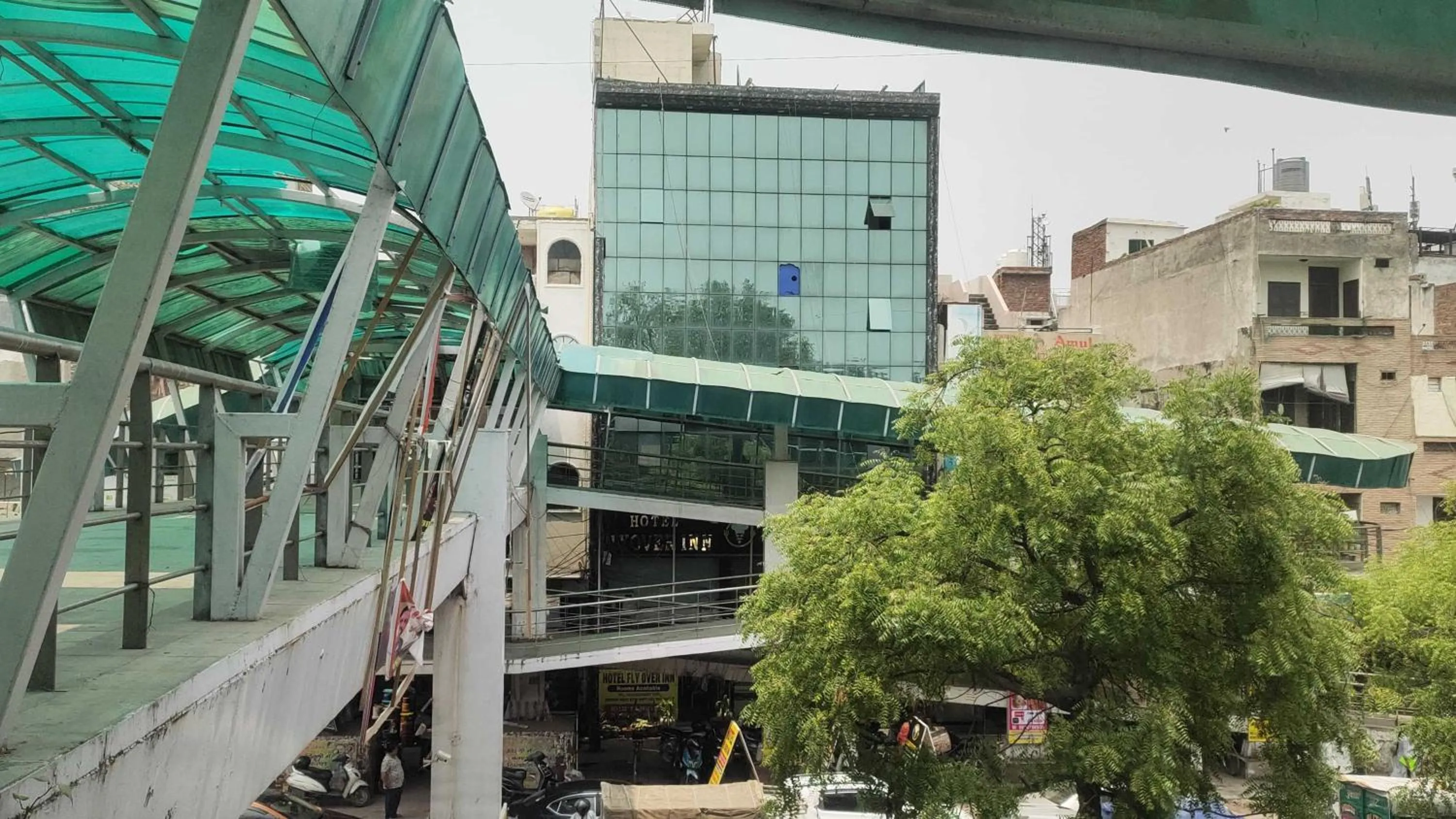 Facade/entrance in Hotel O Flyover Inn