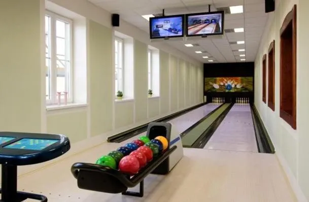Bowling in Hotel Dakol