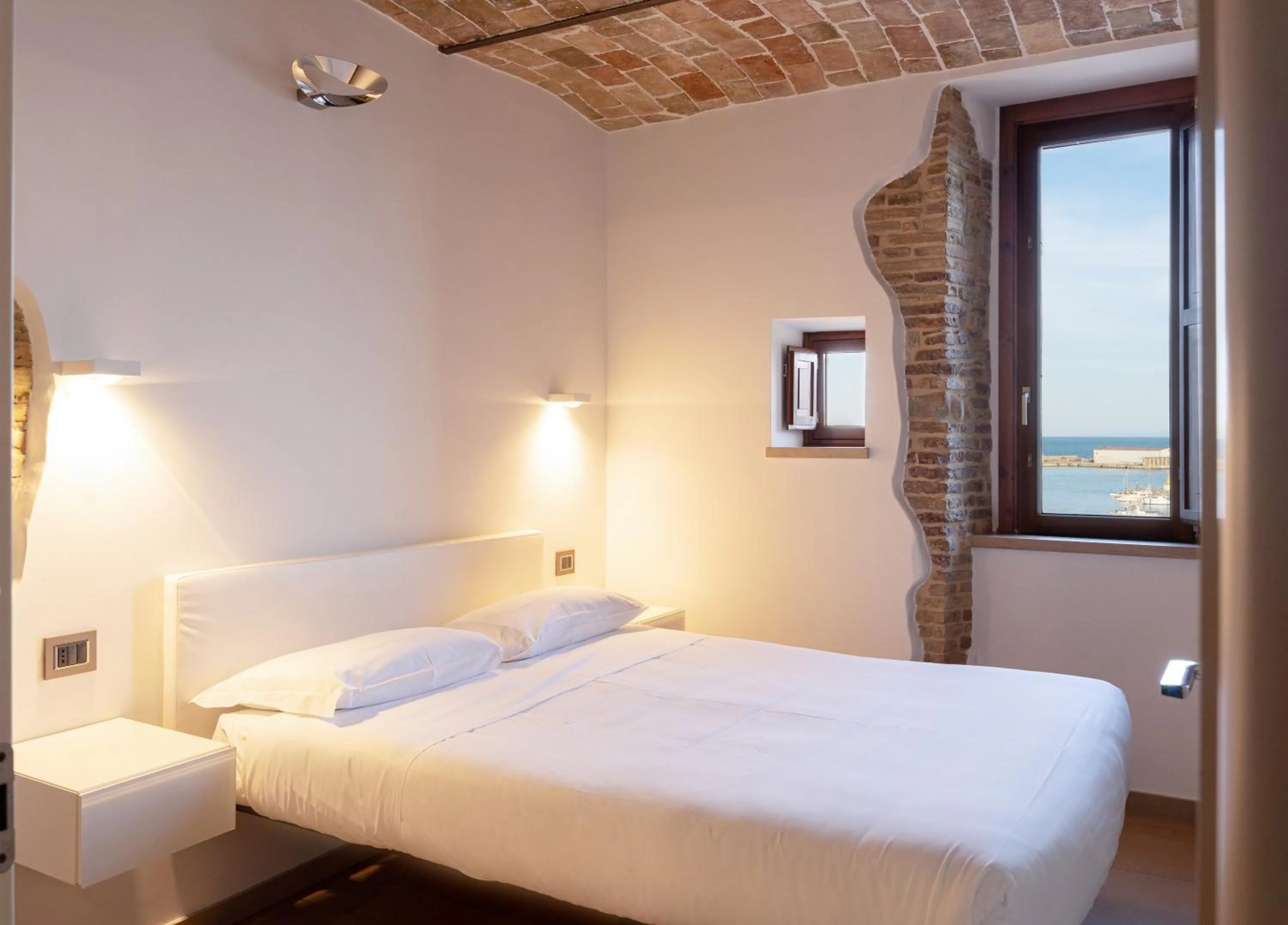 Sea view, Bed in Locanda Alfieri
