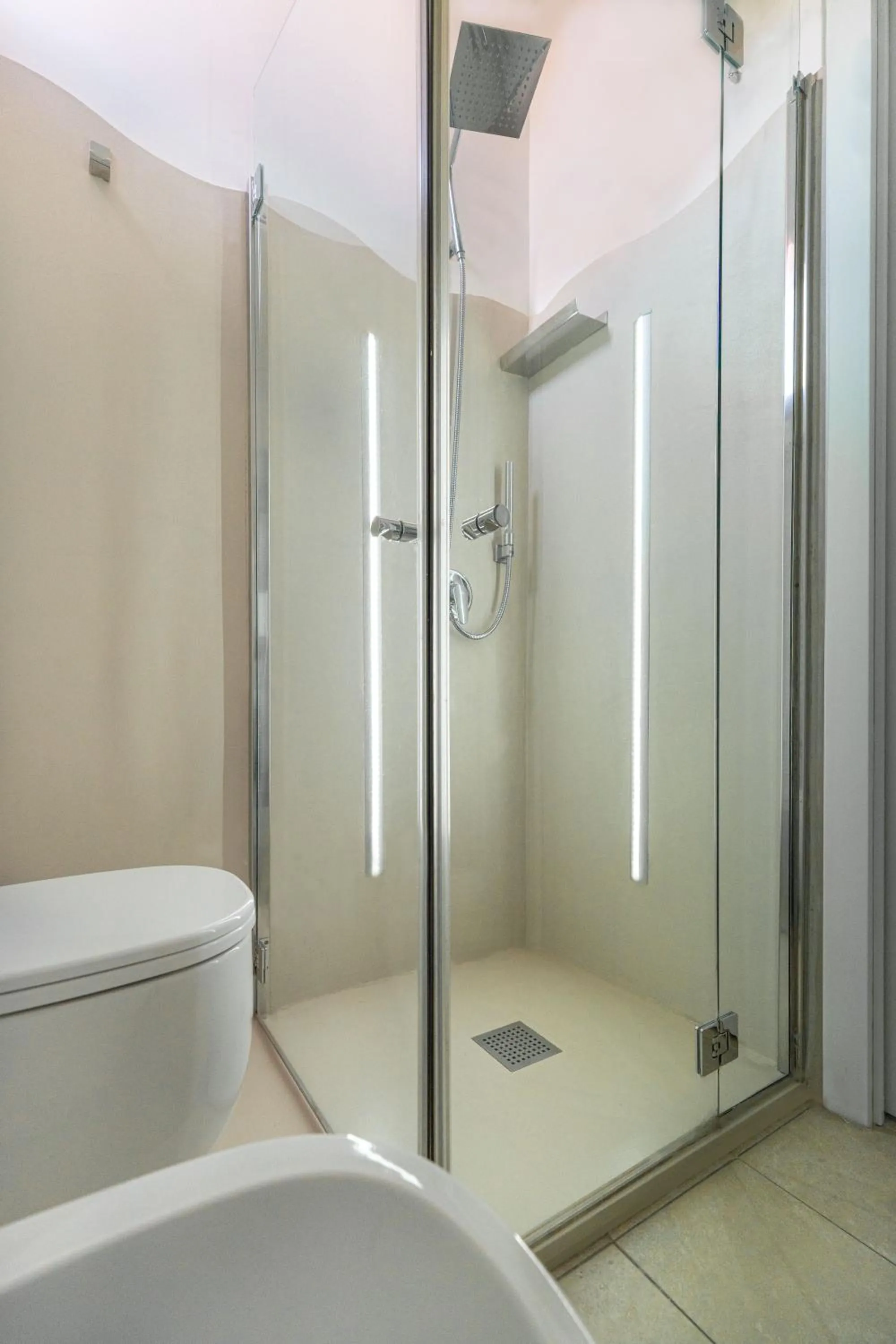 Shower in Locanda Alfieri