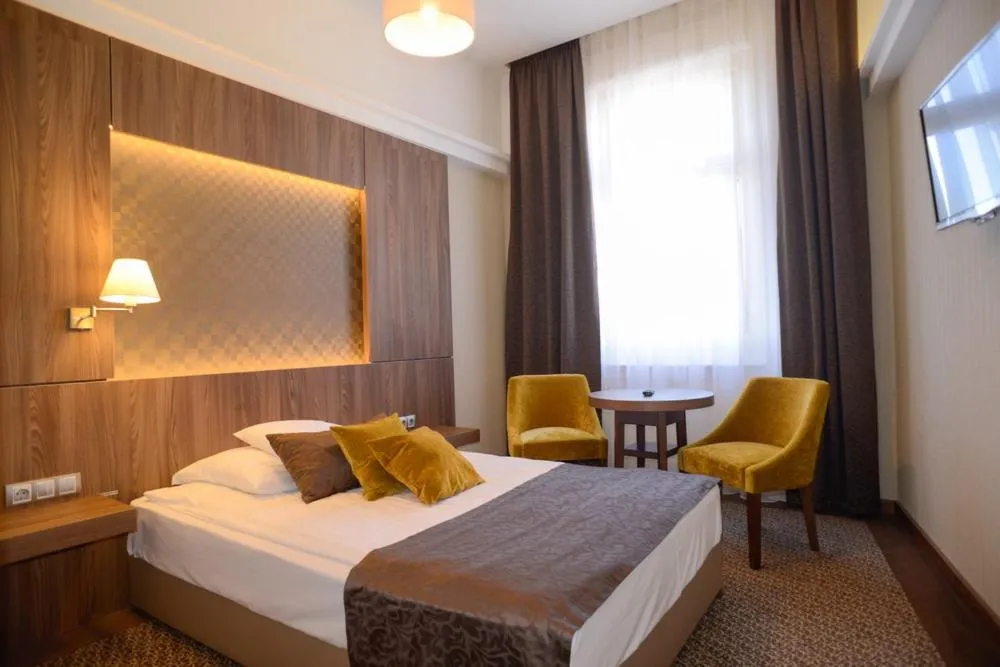 Bedroom, Bed in Duna Wellness Hotel