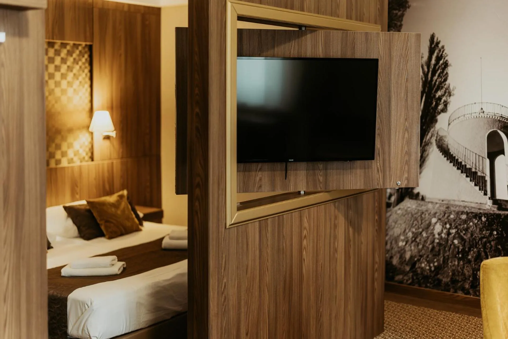 TV and multimedia, Bed in Duna Wellness Hotel