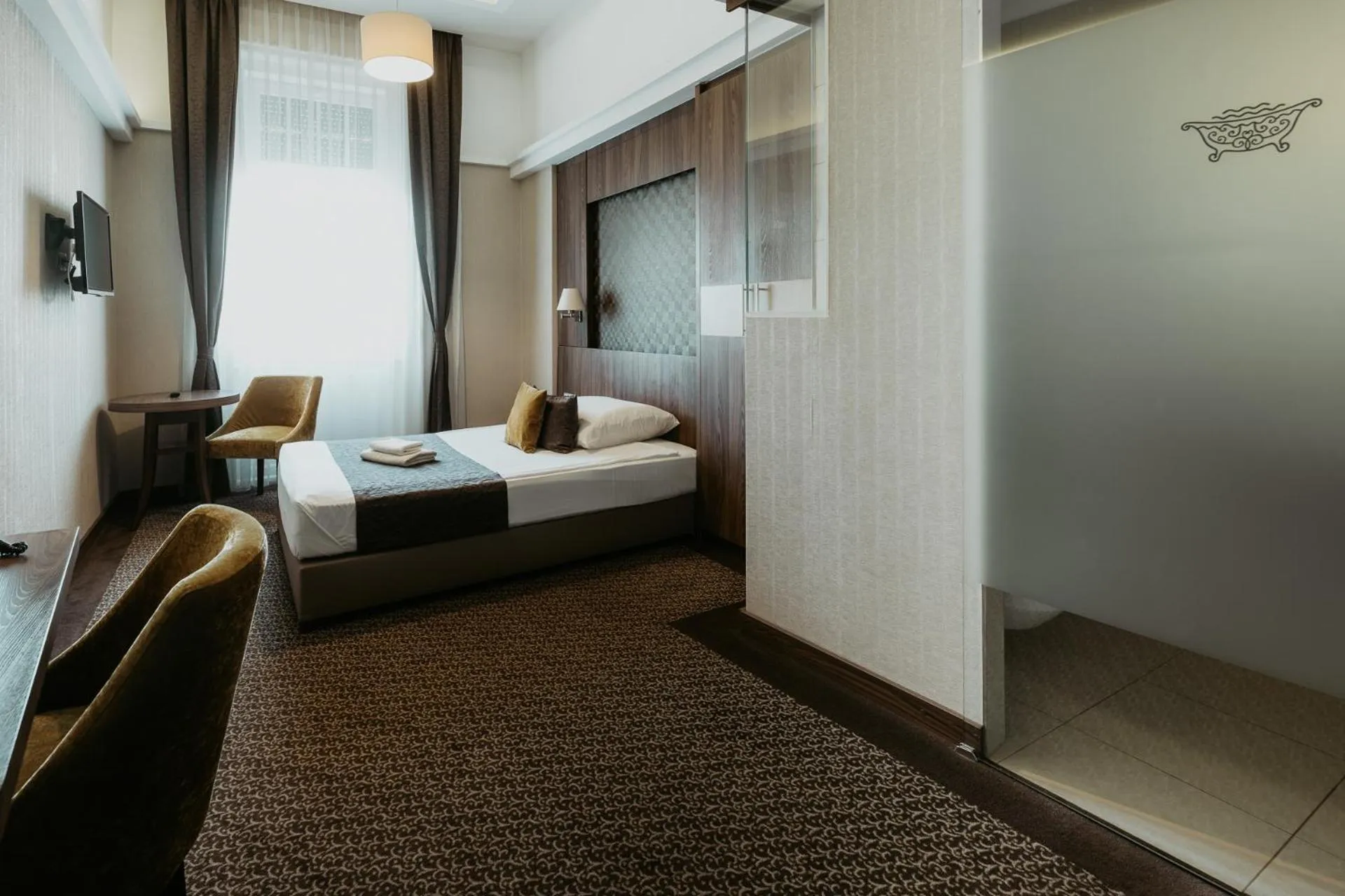 TV and multimedia, Bed in Duna Wellness Hotel