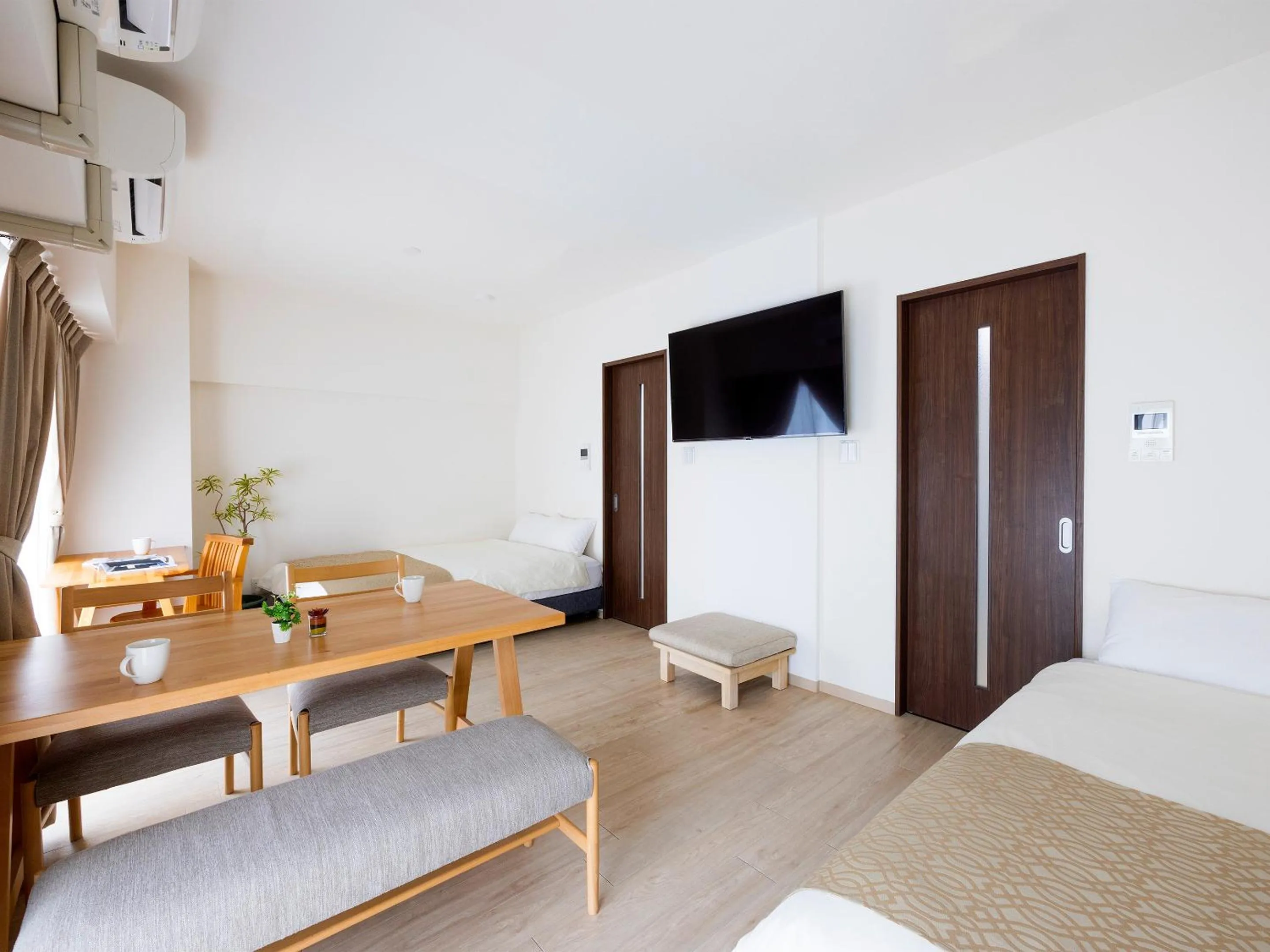 Photo of the whole room, Bed in Comfort Plus