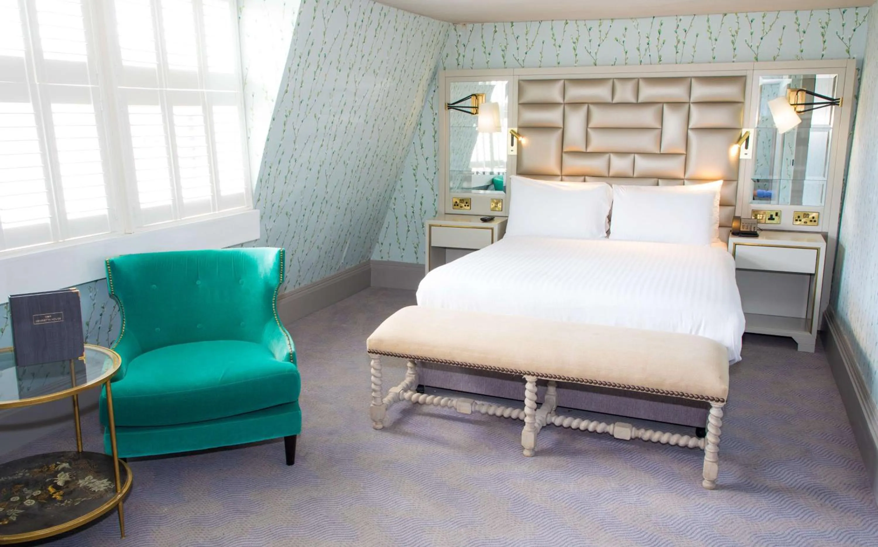 Bedroom, Bed in Henrietta House, a member of Radisson Individuals