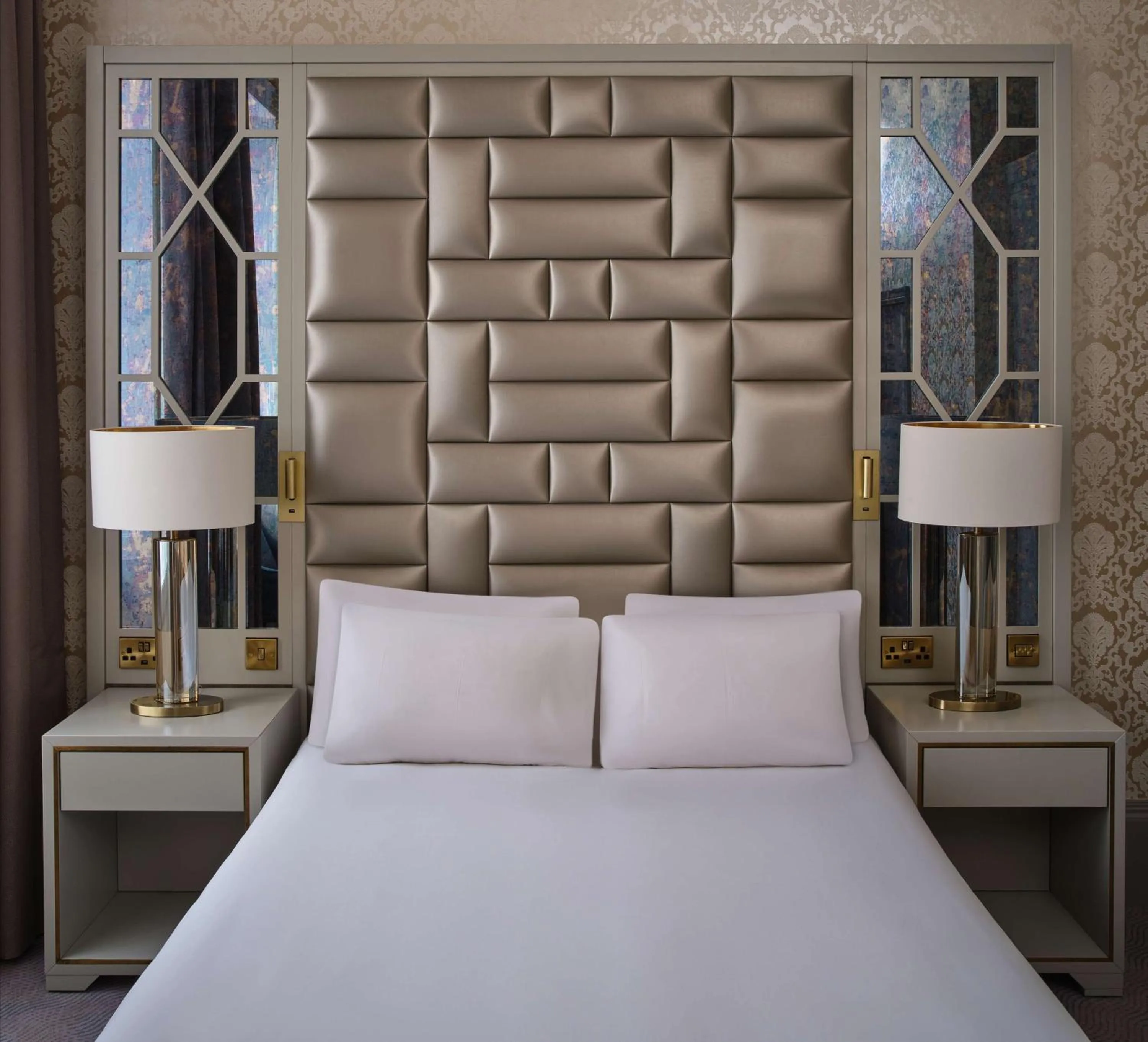 Bedroom, Bed in Henrietta House, a member of Radisson Individuals