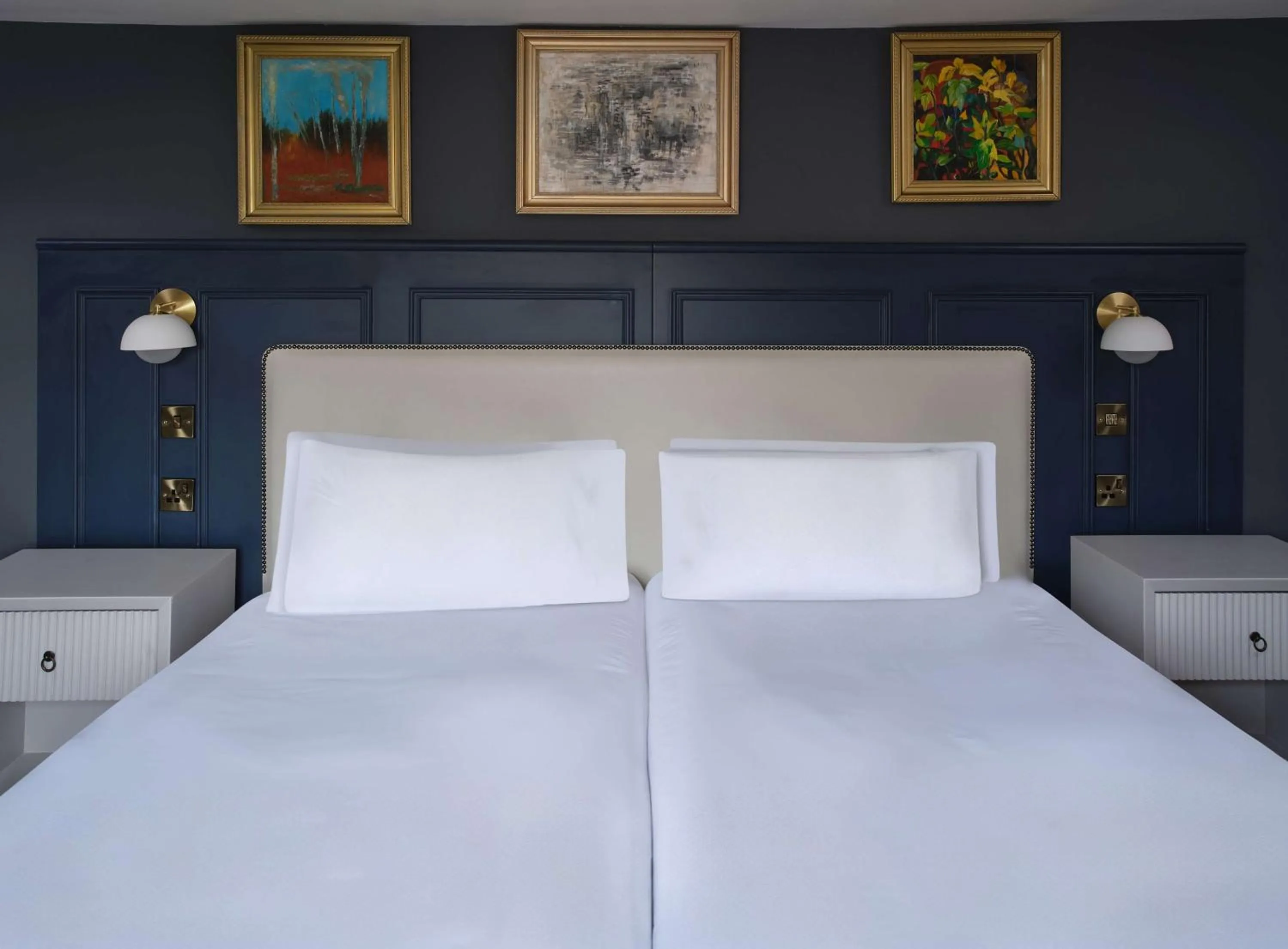 Photo of the whole room, Bed in Henrietta House, a member of Radisson Individuals