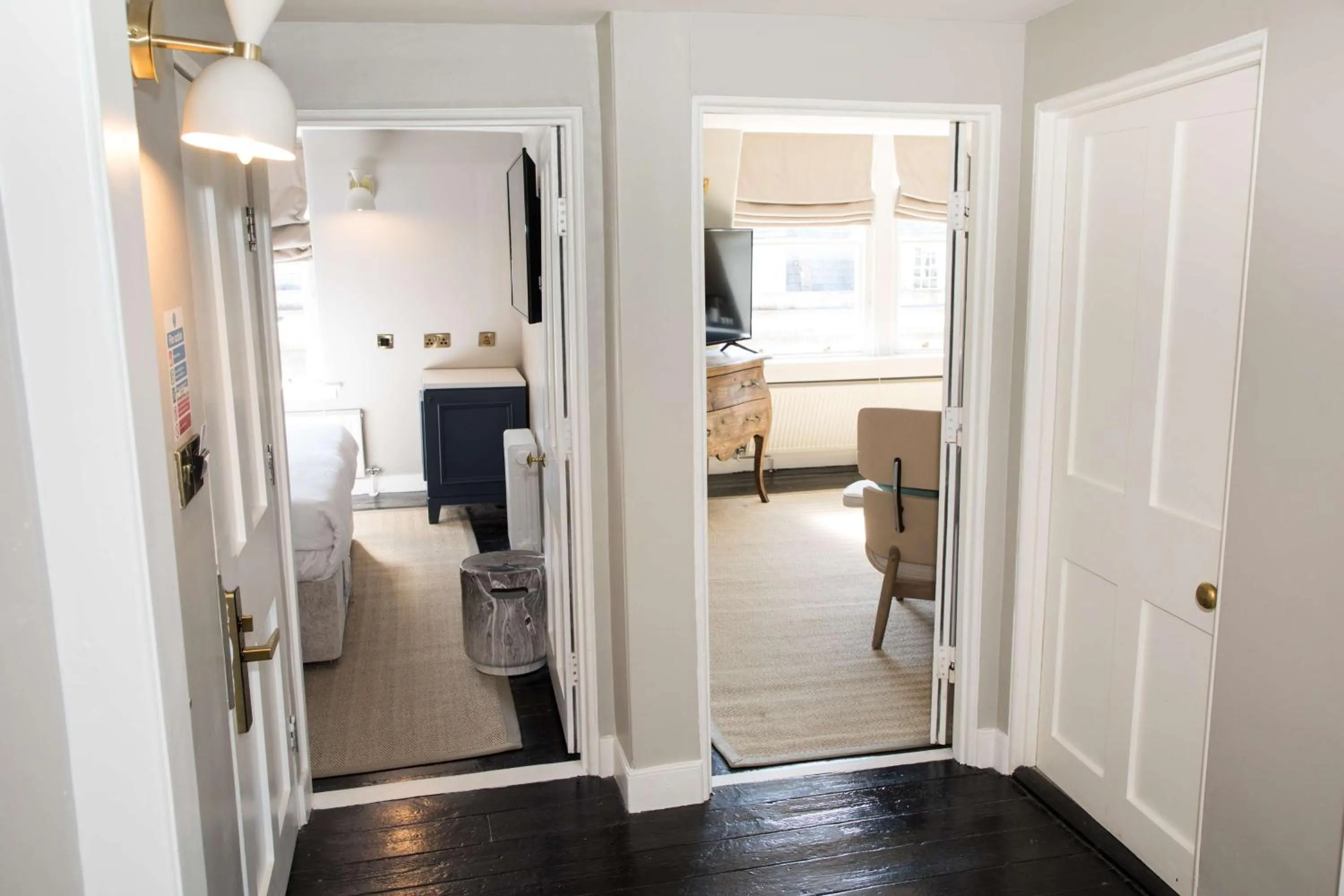 Photo of the whole room in Henrietta House, a member of Radisson Individuals