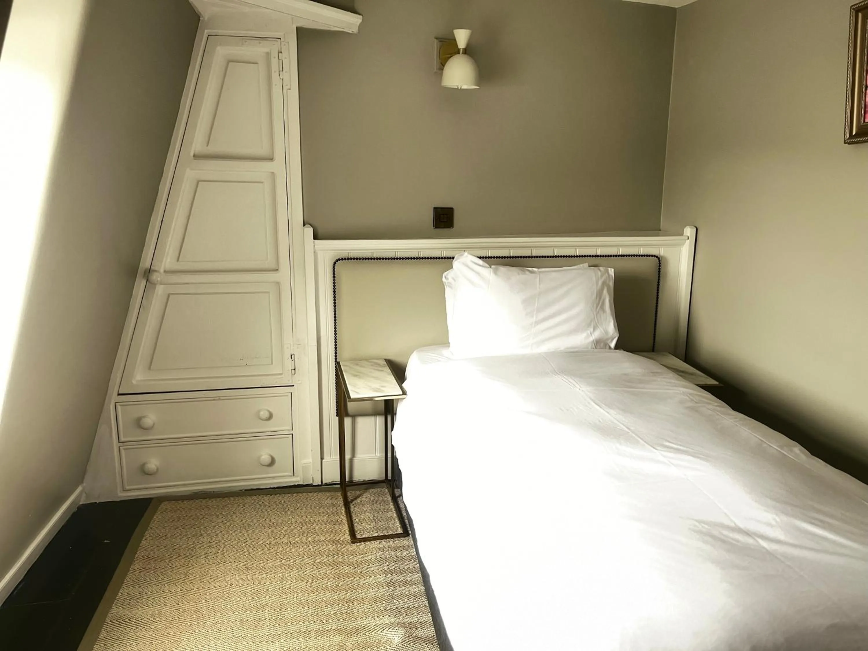 Bed in Henrietta House, a member of Radisson Individuals