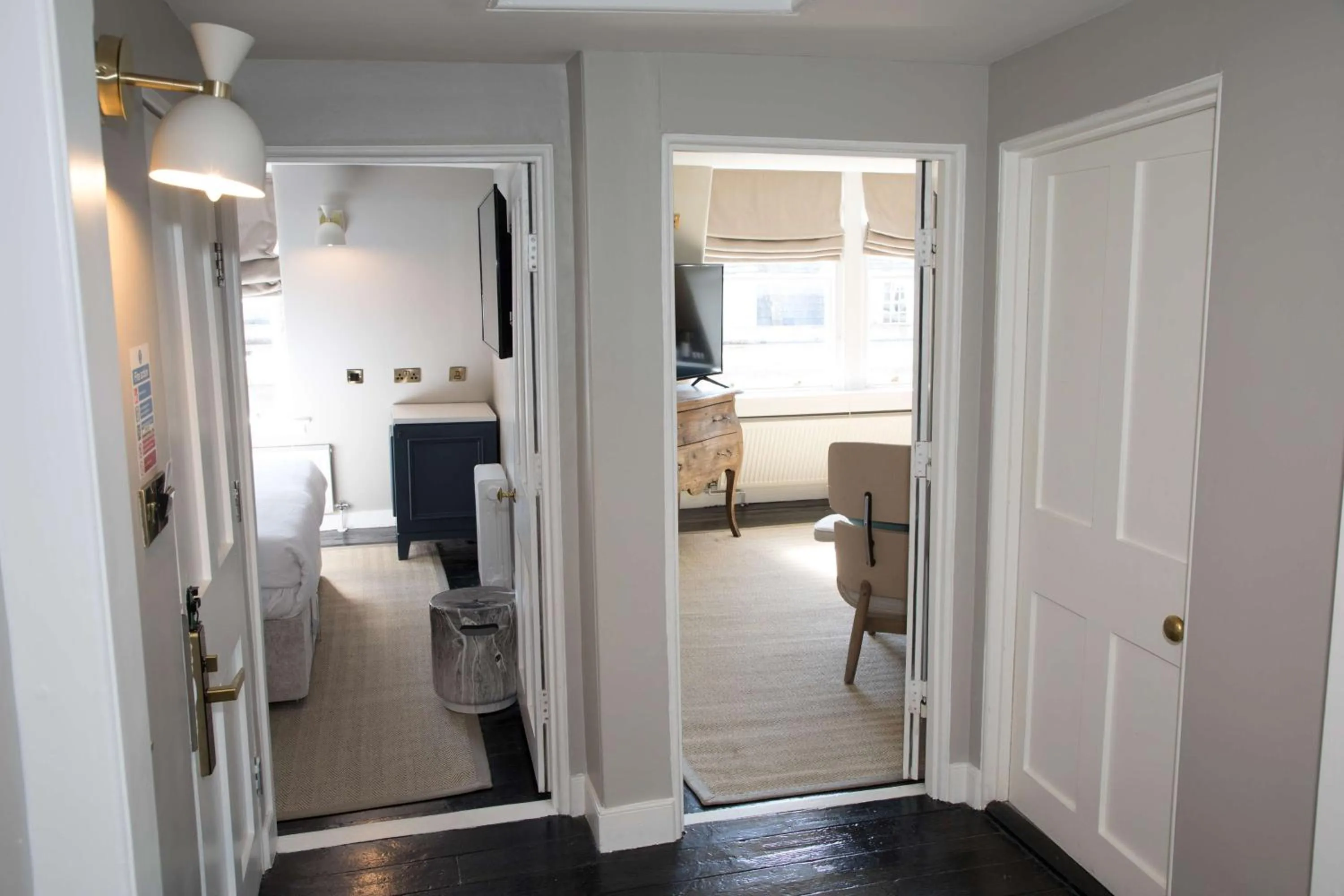 Photo of the whole room in Henrietta House, a member of Radisson Individuals