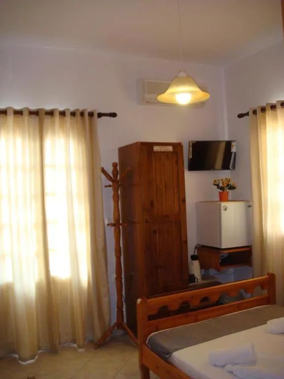 Bed in Boussetil Rooms CapAnMat