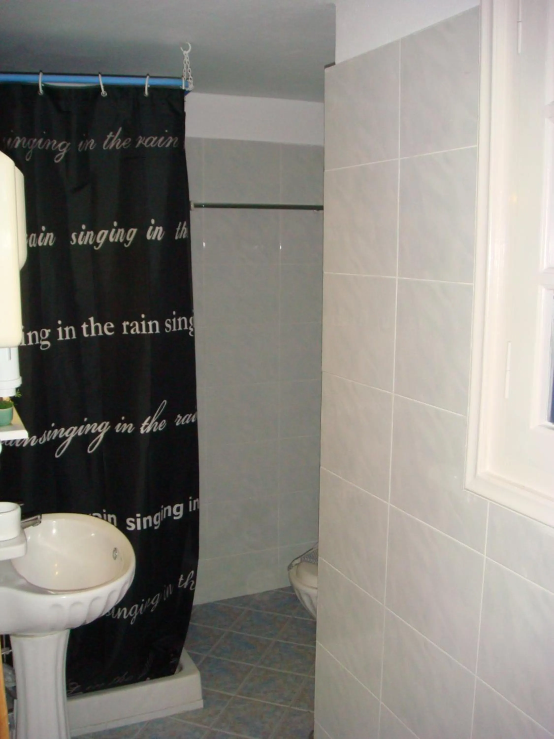 Shower in Boussetil Rooms CapAnMat