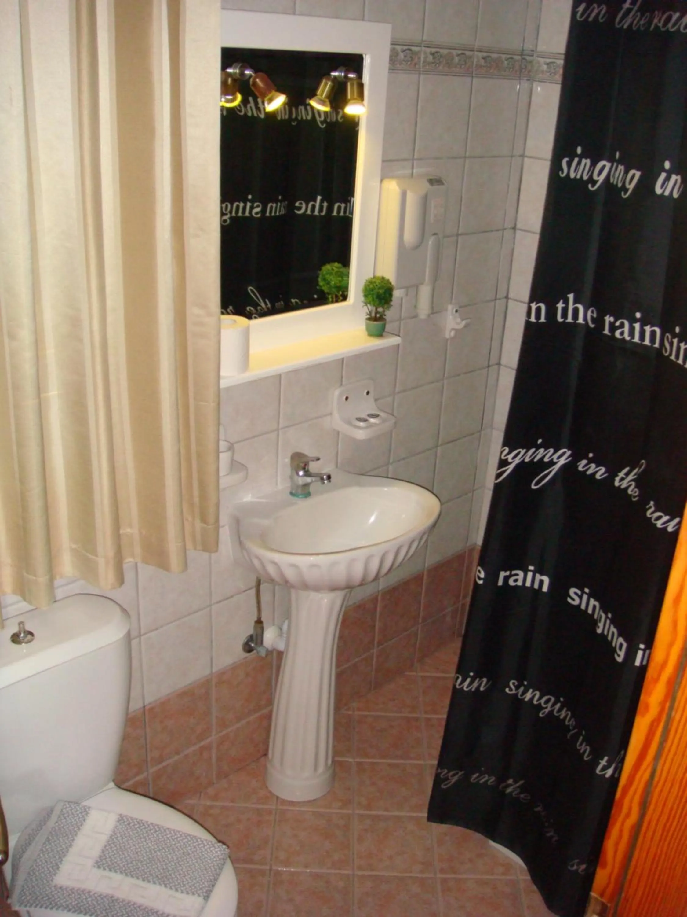 Shower in Boussetil Rooms CapAnMat