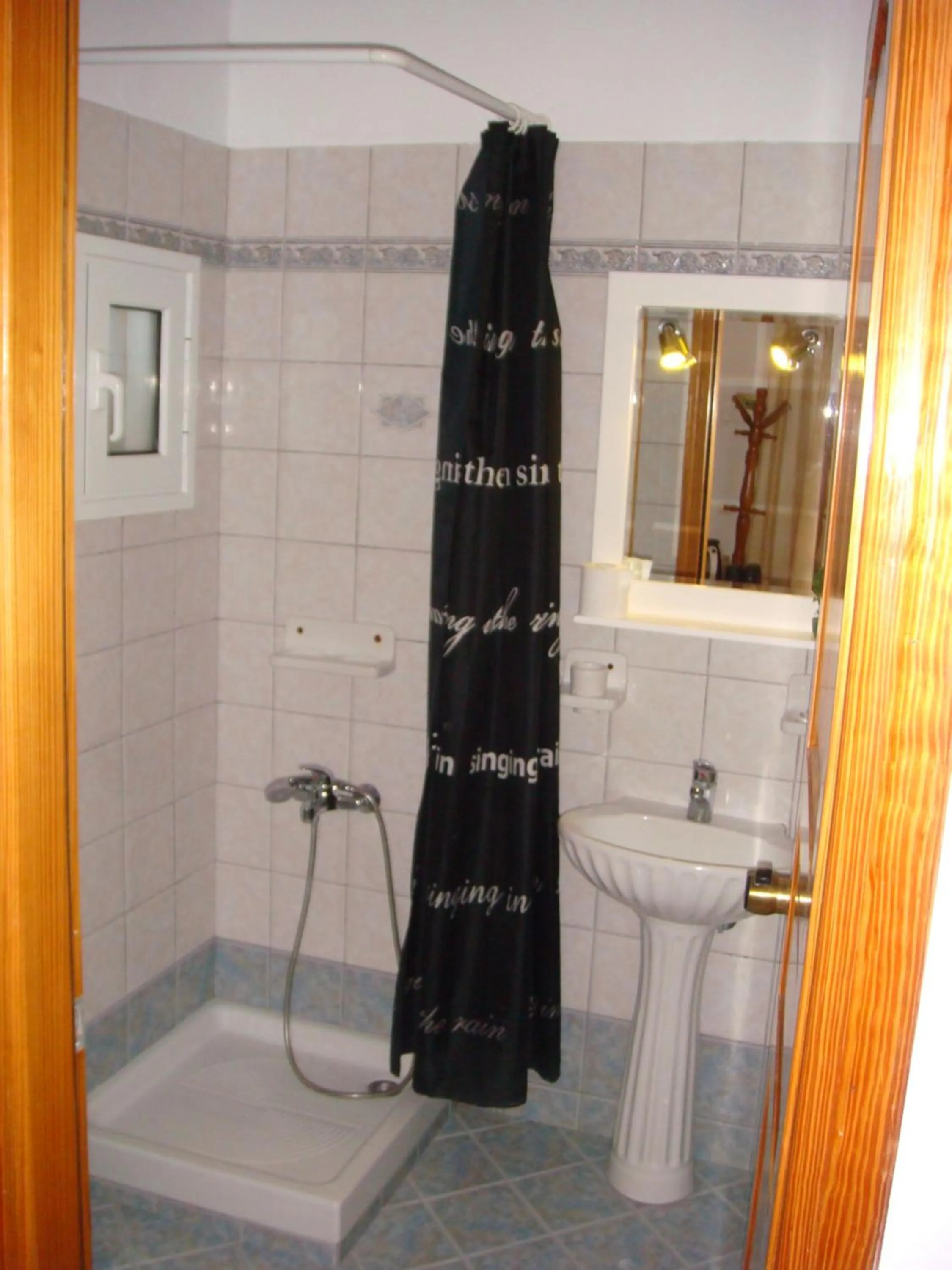 Shower in Boussetil Rooms CapAnMat