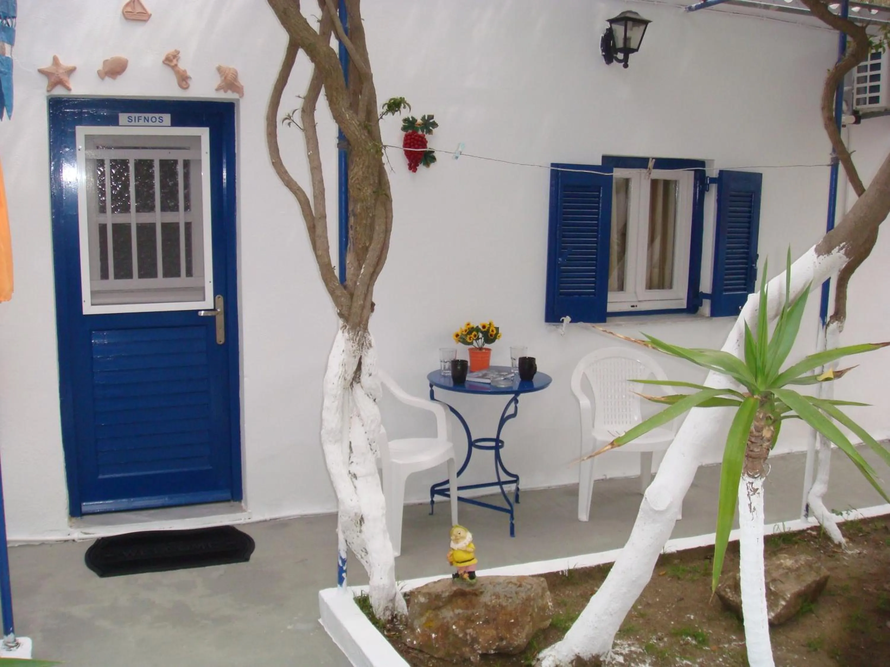 Patio in Boussetil Rooms CapAnMat