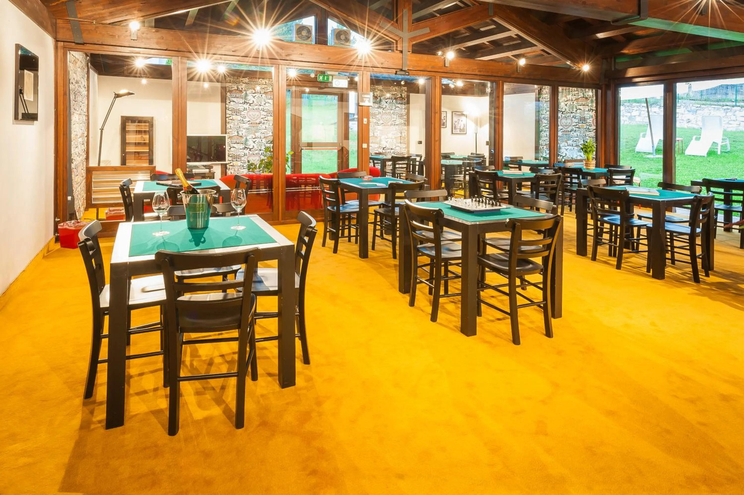 Communal lounge/ TV room in Relais Ducale Spa & Pool