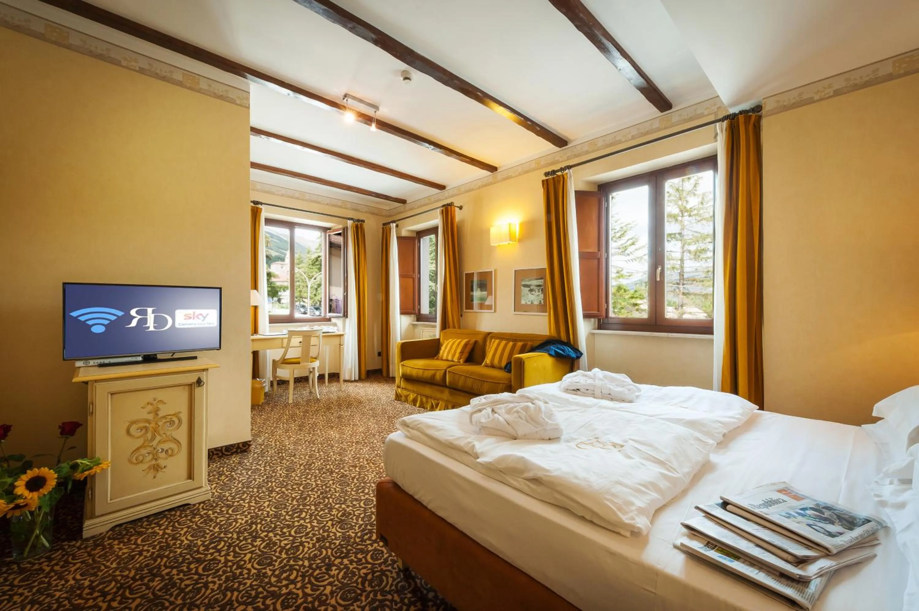 Photo of the whole room, Bed in Relais Ducale Spa & Pool