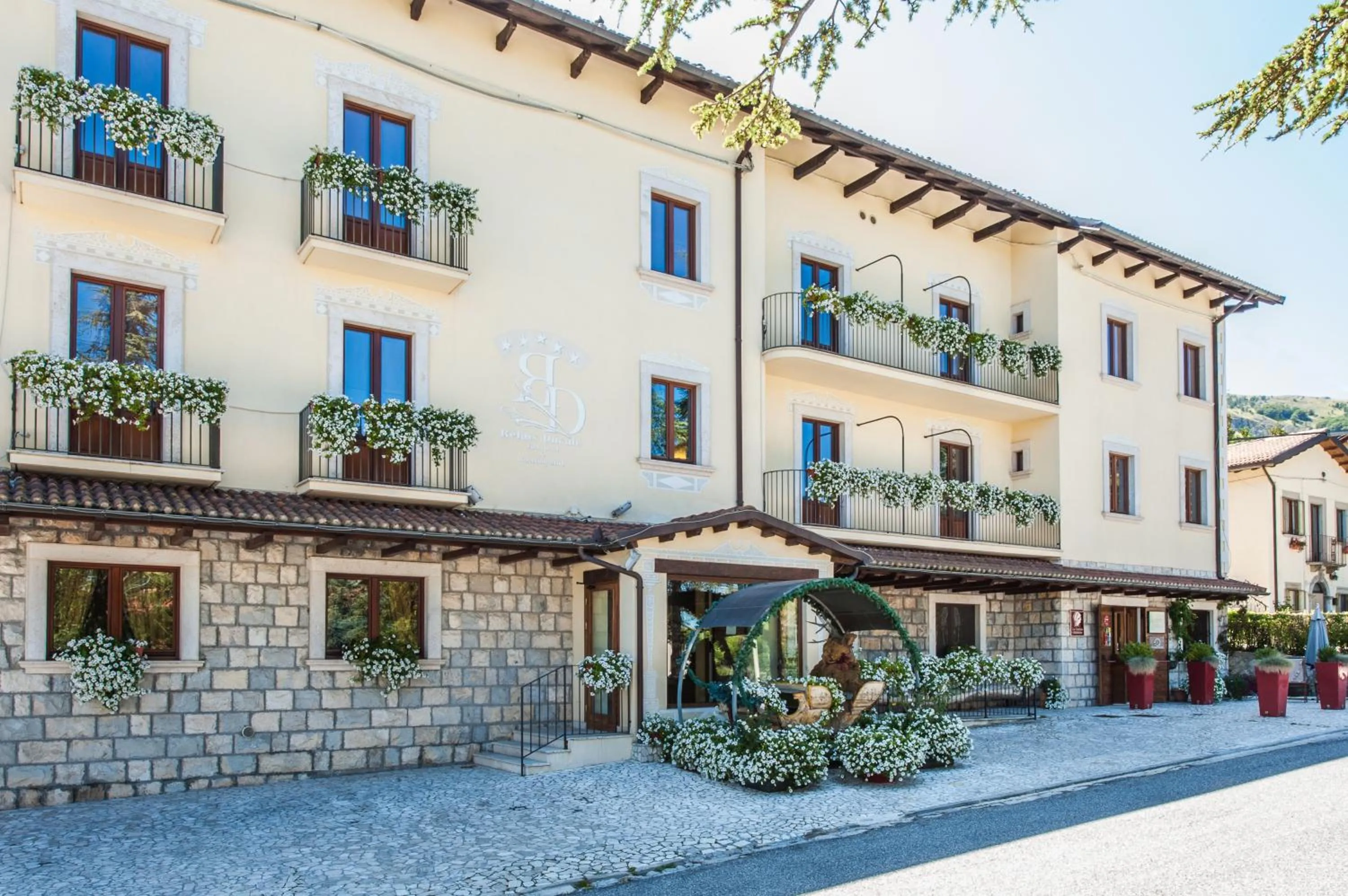 Property building in Relais Ducale Spa & Pool