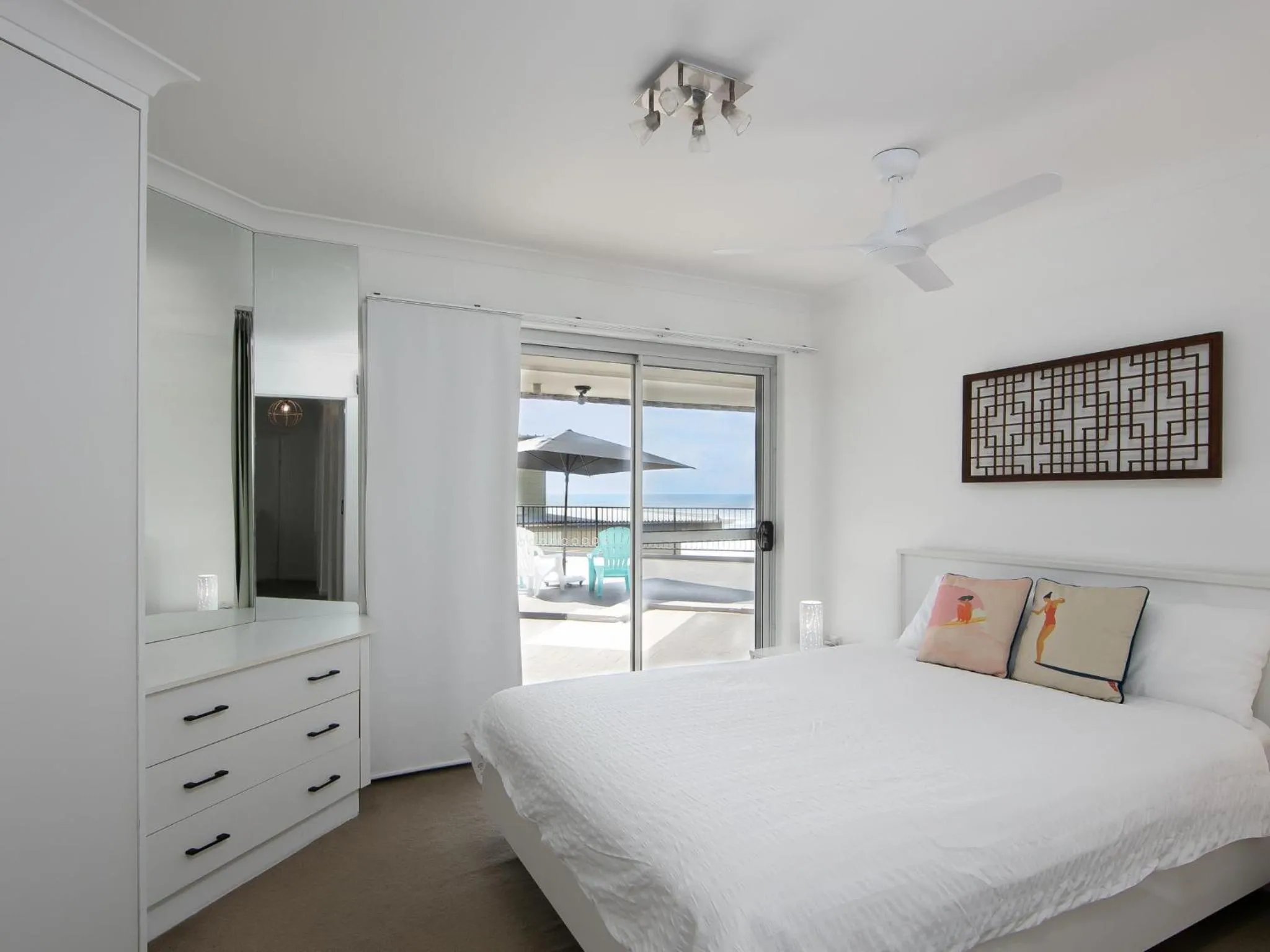 Bed in Romiaka 8