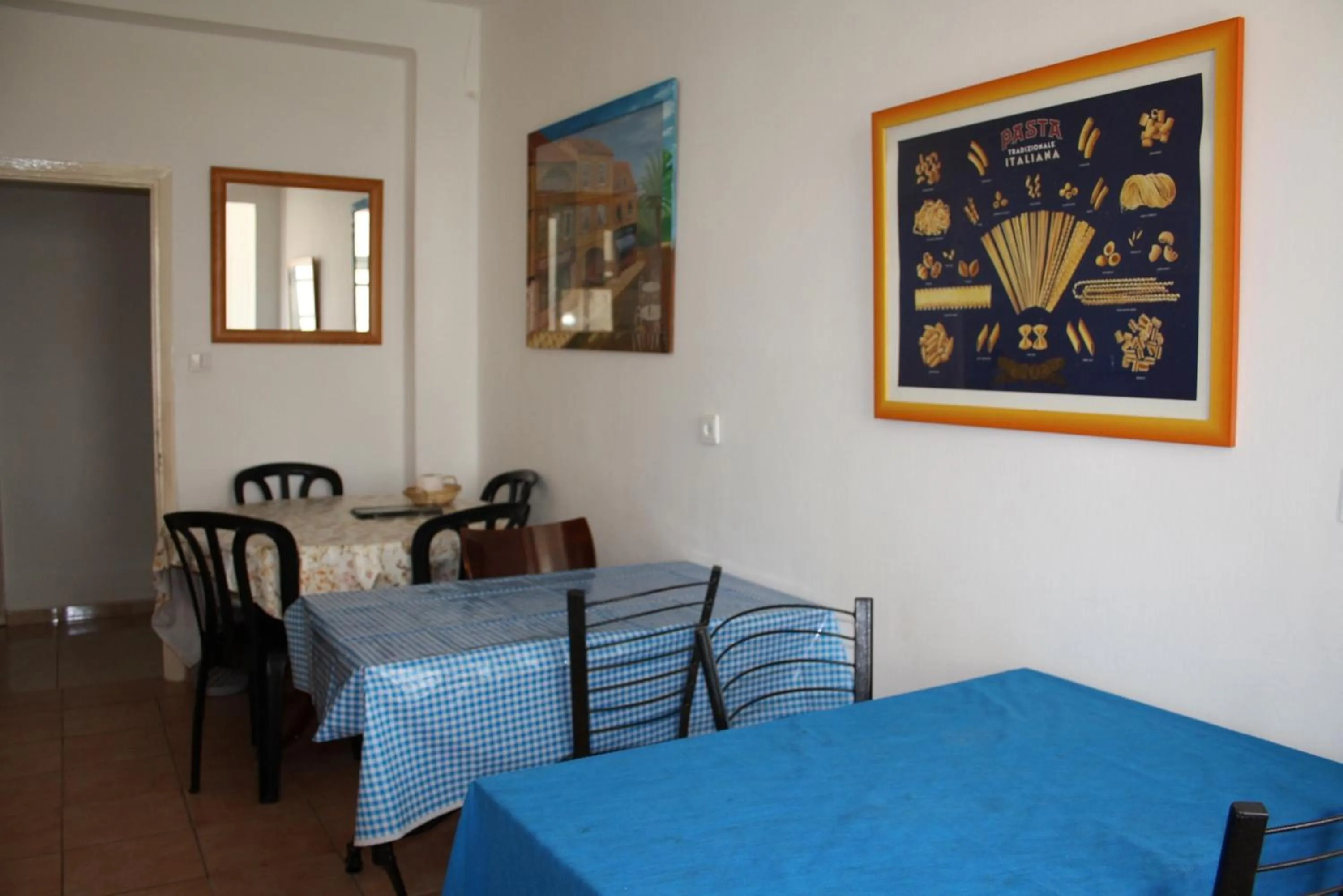 Restaurant/places to eat in Ga'aton Motel