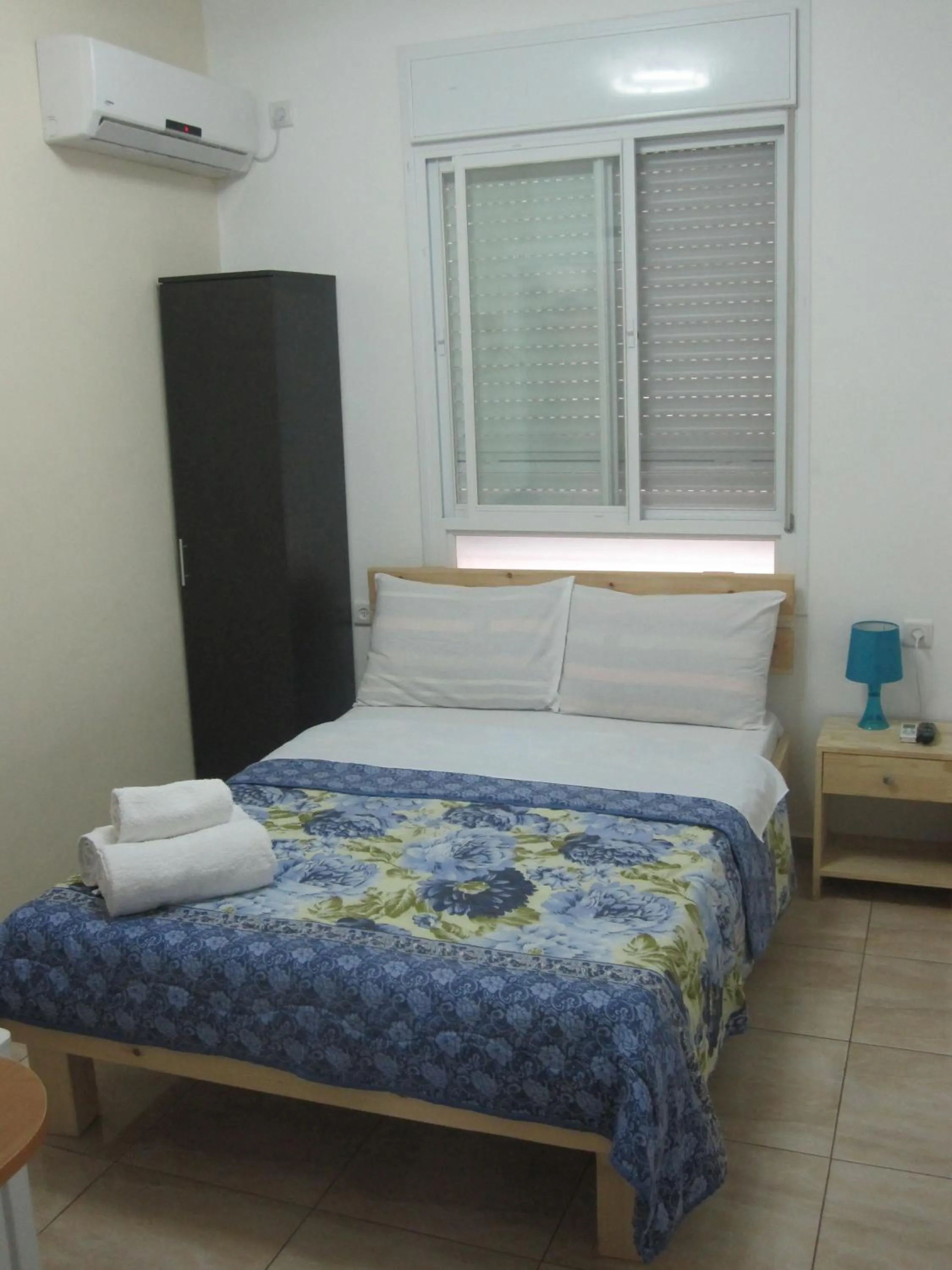 Photo of the whole room, Bed in Ga'aton Motel