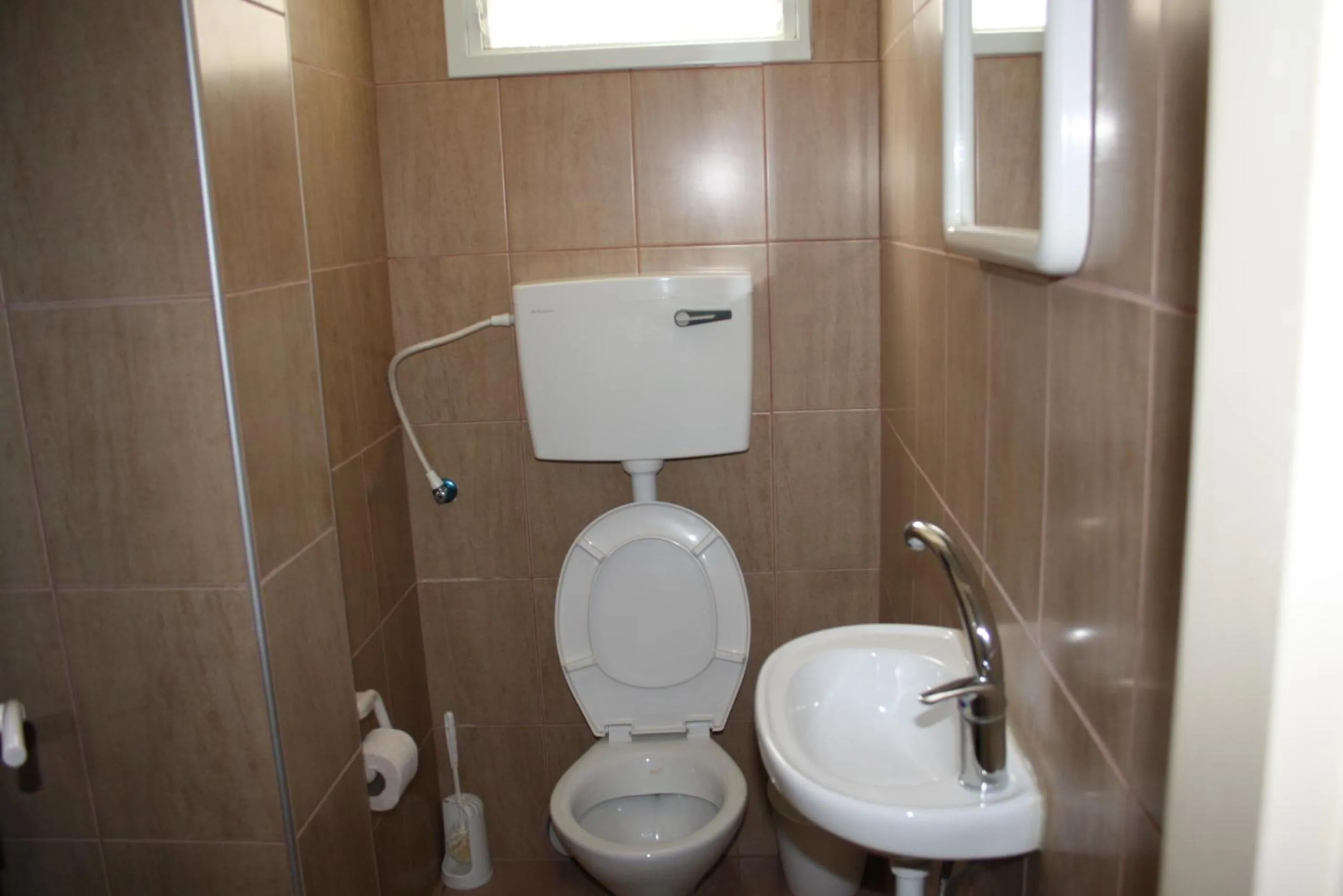 Shower in Ga'aton Motel